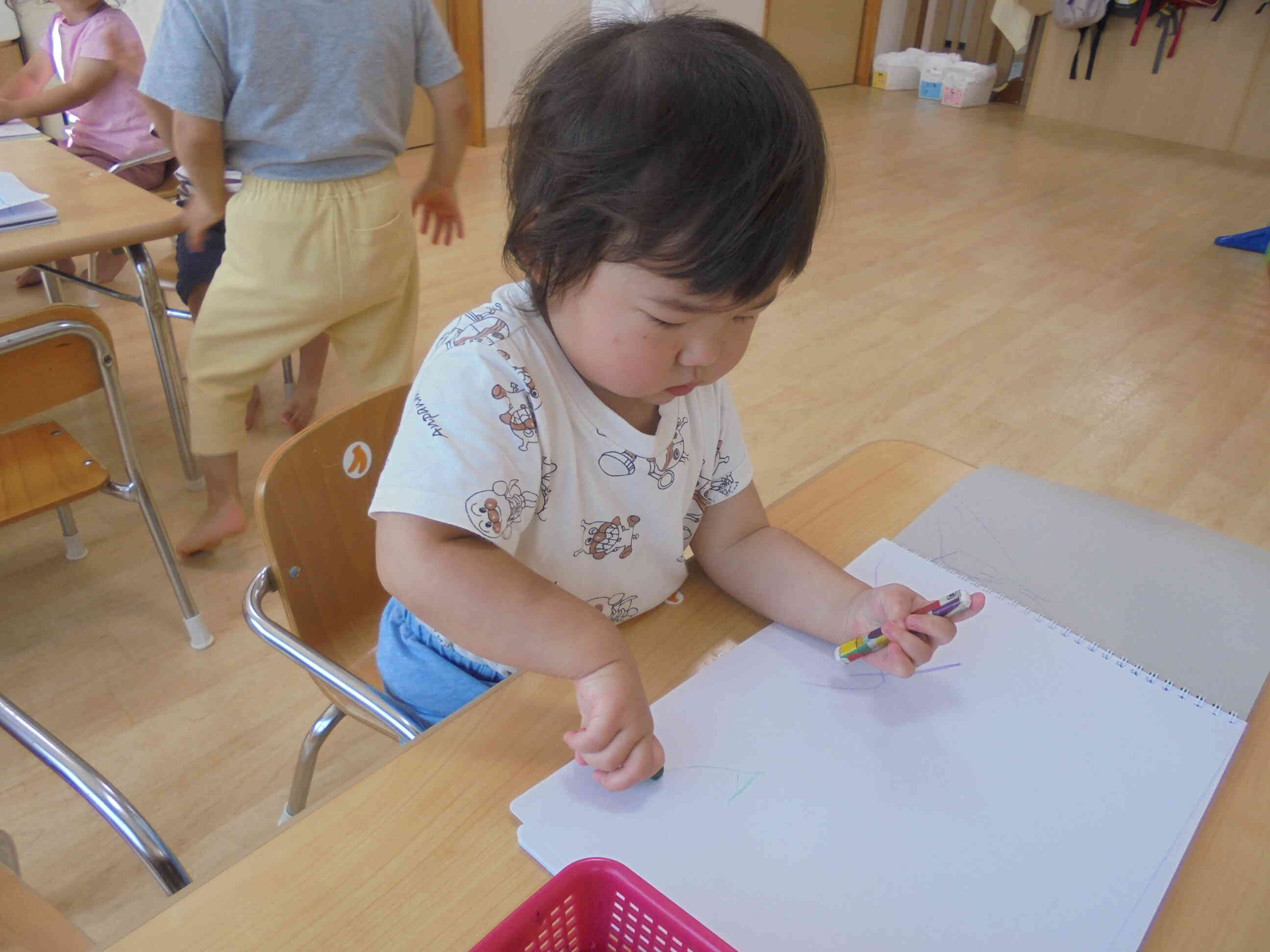 画用紙に色がついたよ！