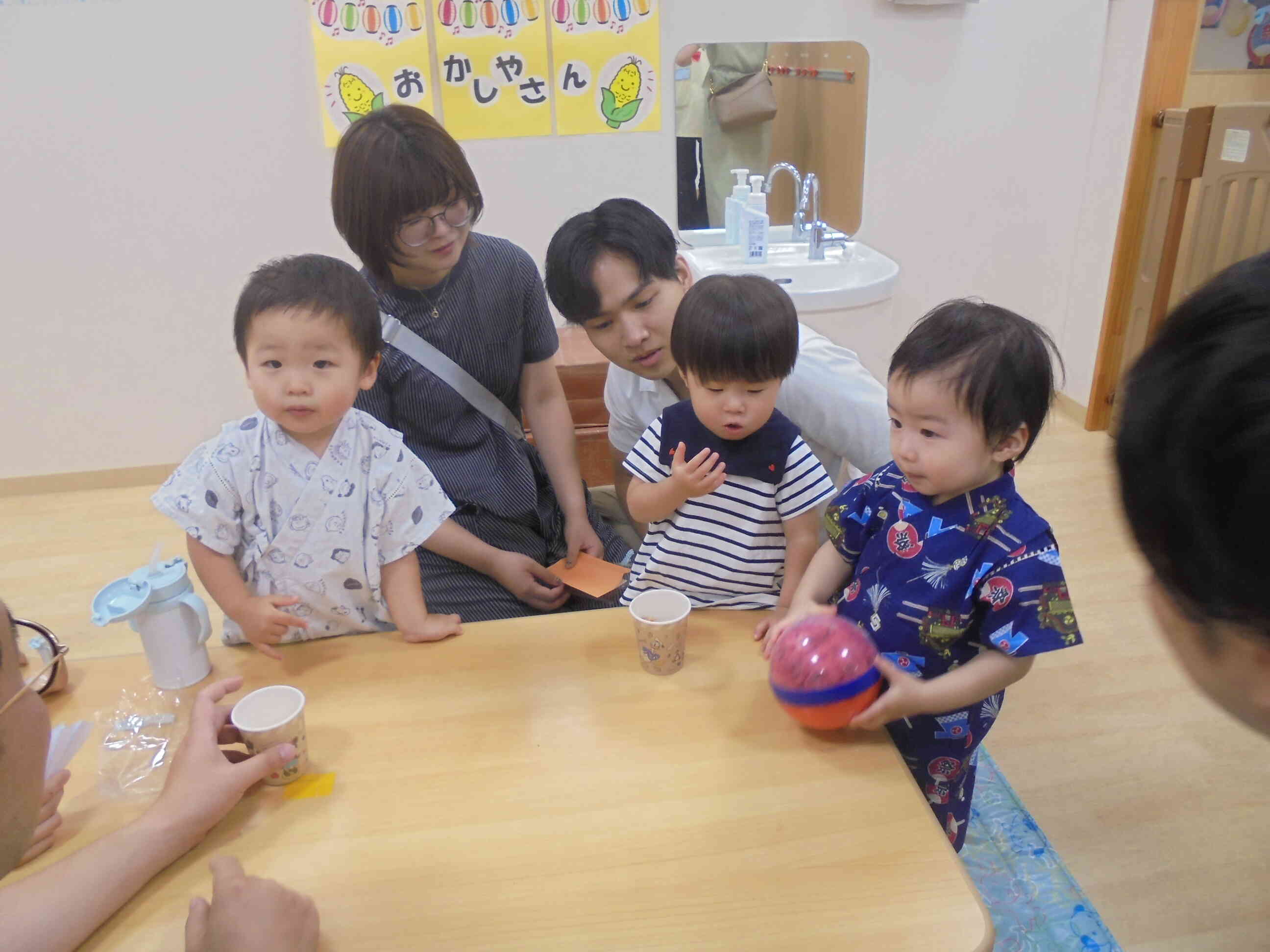 お菓子コーナーではおやつの試食会♬