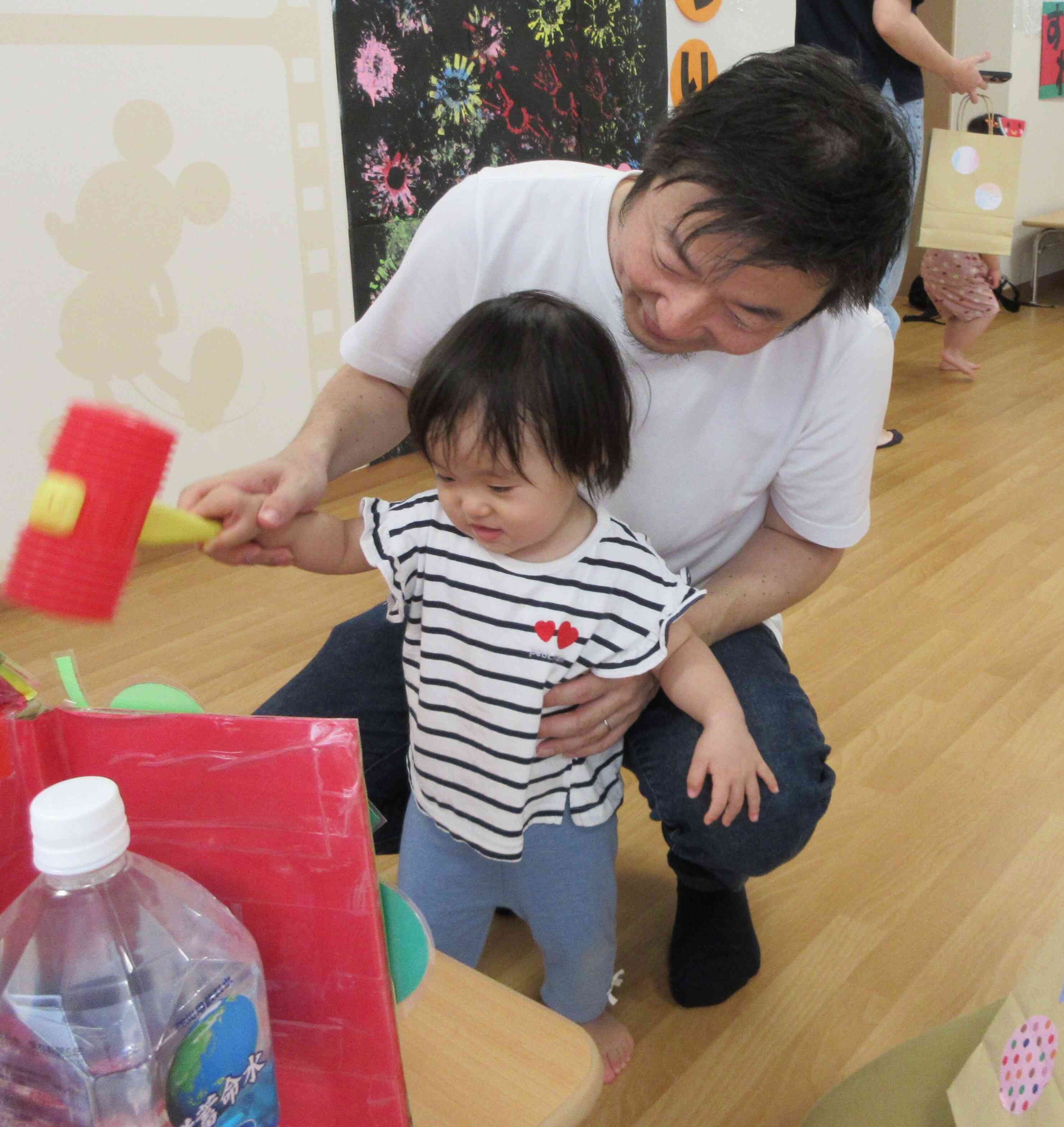 パパと一緒にパクパクわにさんに挑戦！！
