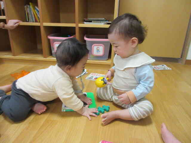 午睡後は、静かに遊びましょ！！