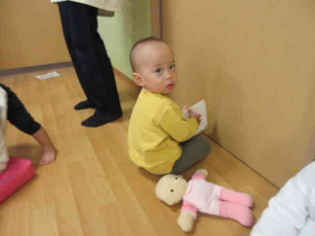 静かに読書！！