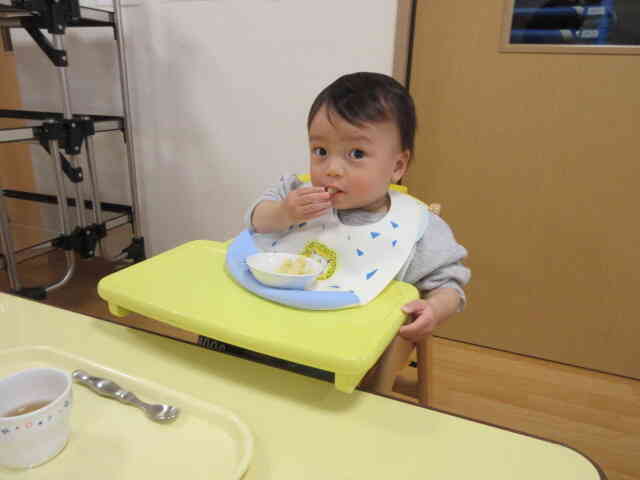 パクパク！！おいしいよ。