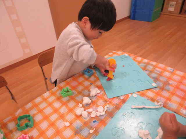 粘土遊びも楽しんだよ！！