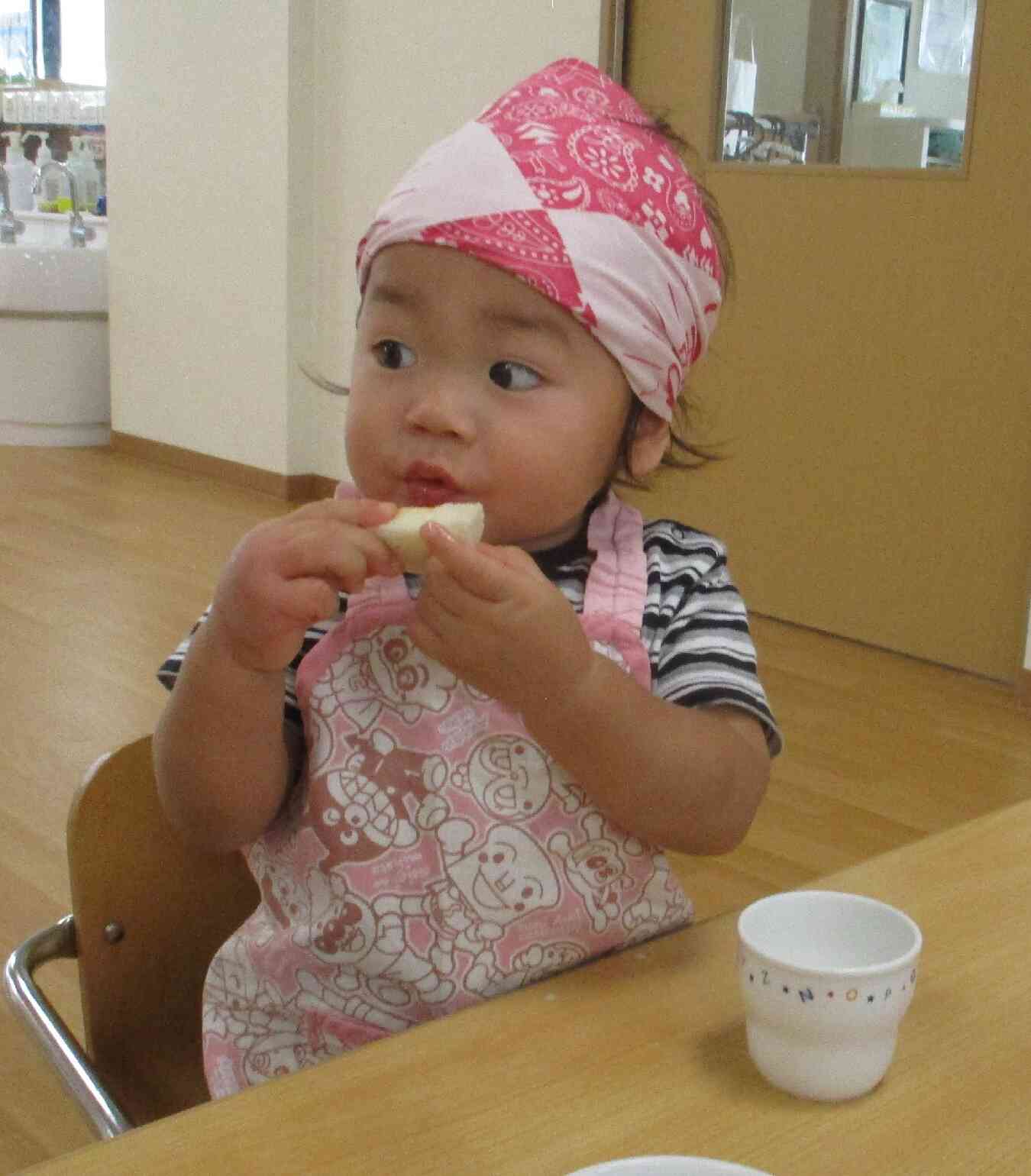　トマトジャムサンド・・おかわりあるかな？