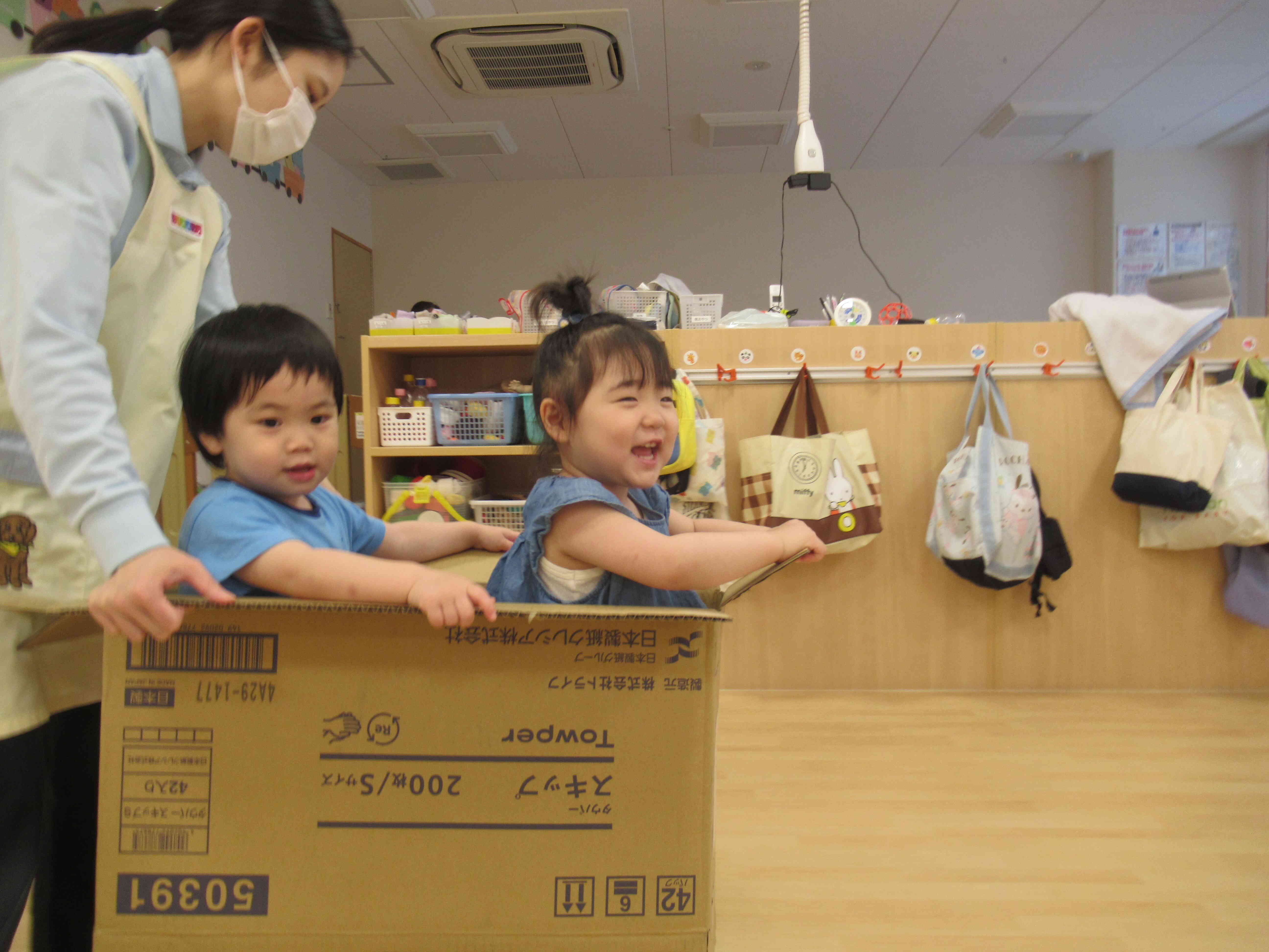 シュッシュポッポー、電車が通ります～