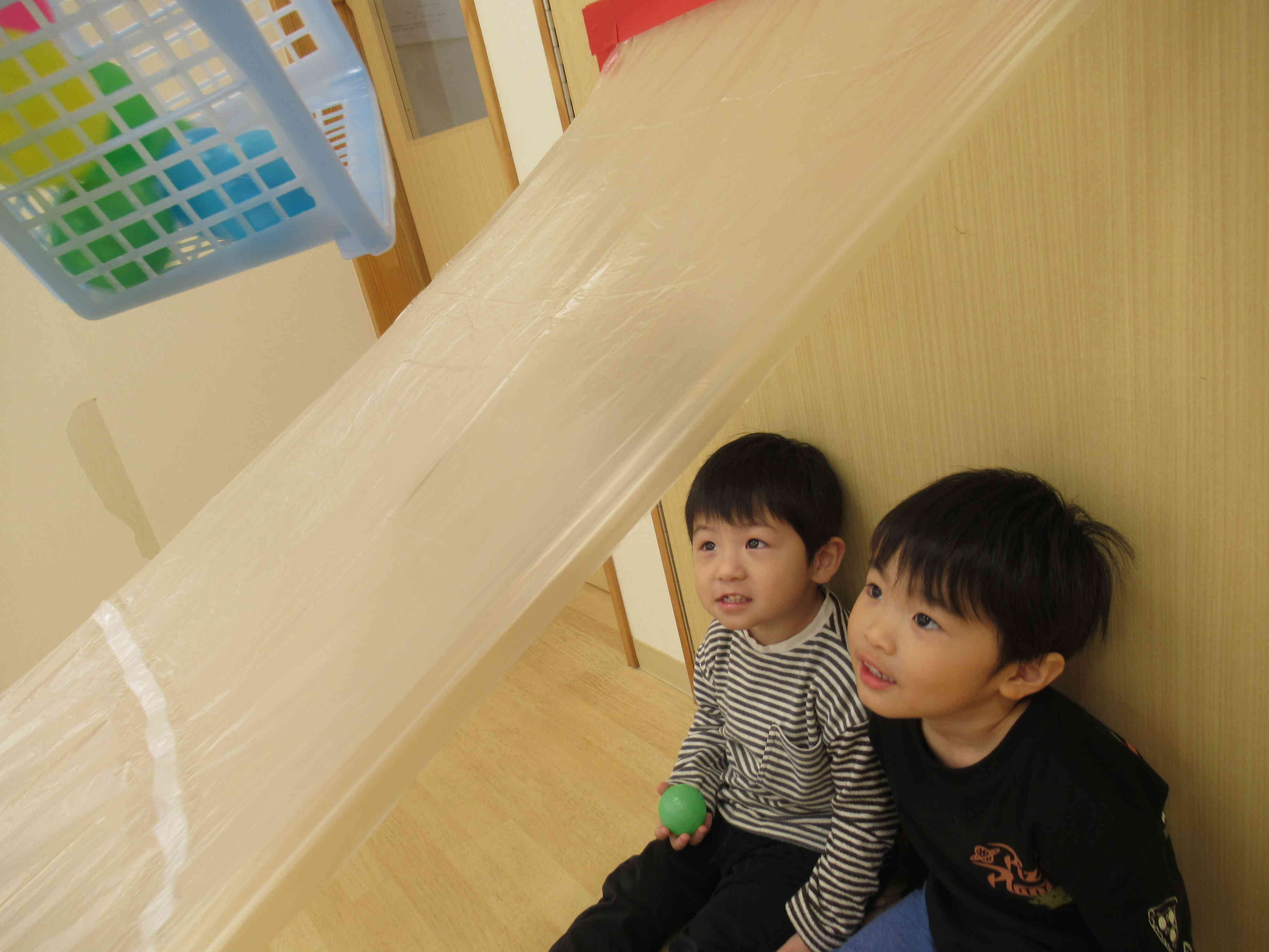 ビニール袋遊び