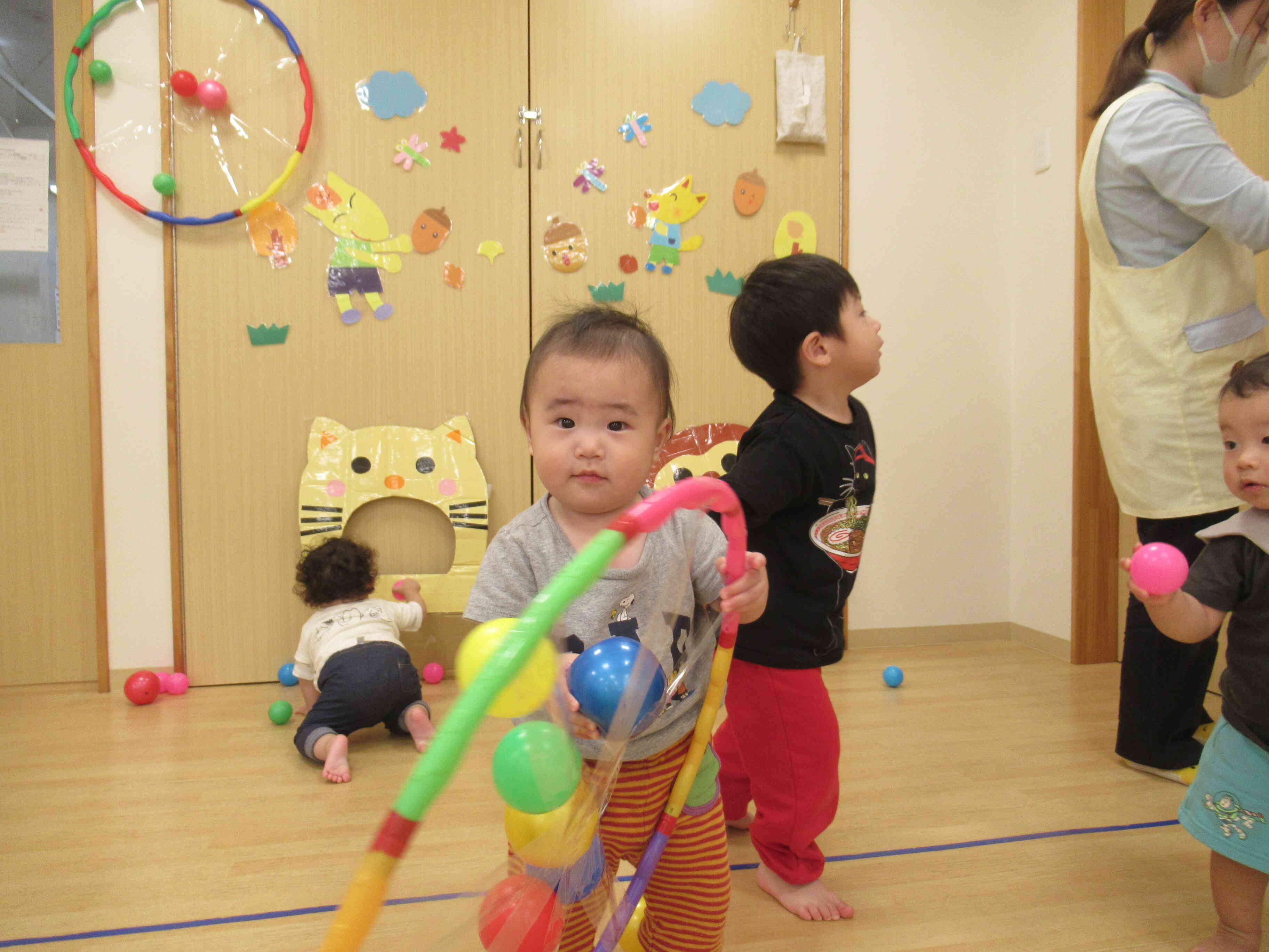 投げてくっつけて楽しいボール遊び!