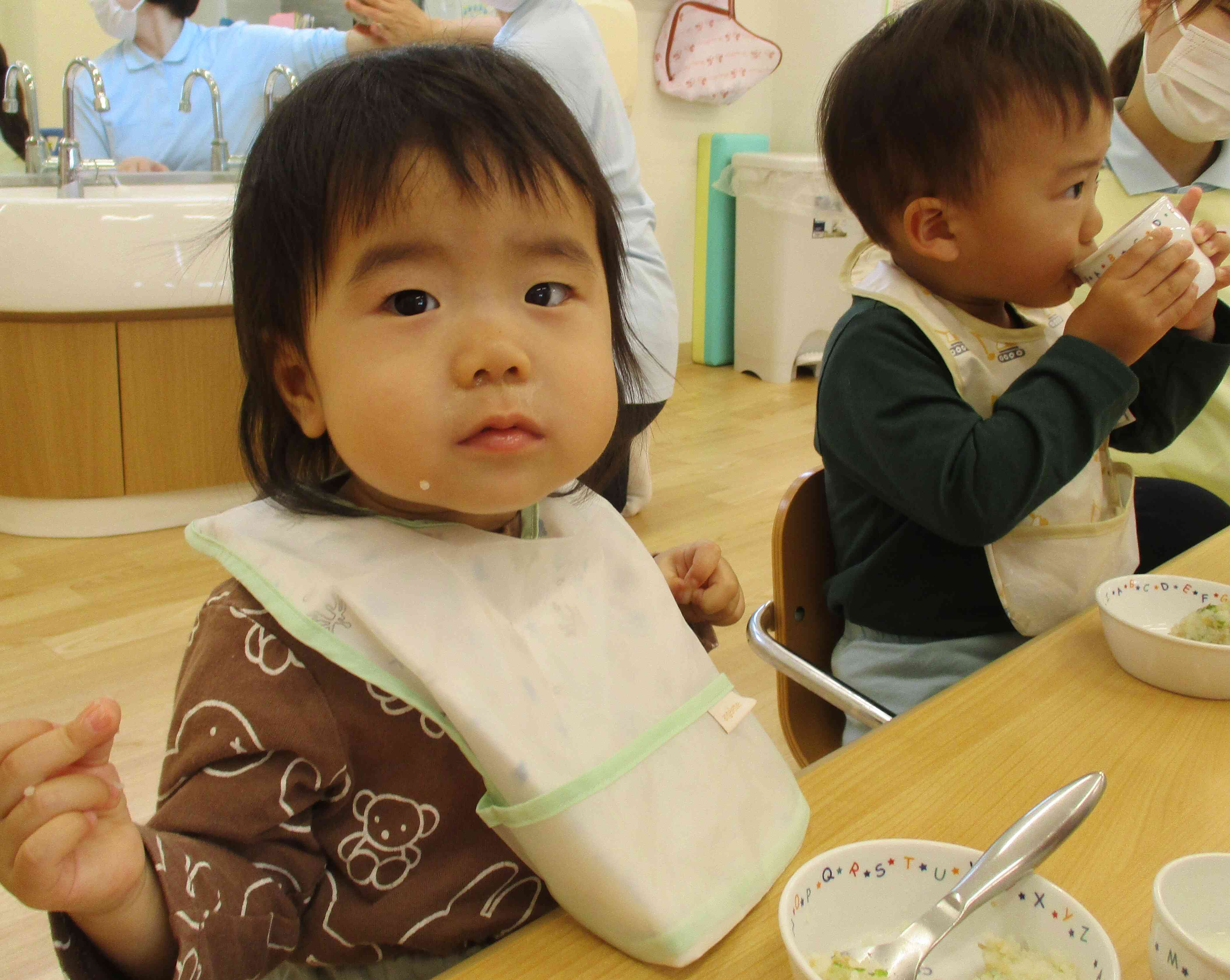 おにぎり食べてまんぞく～