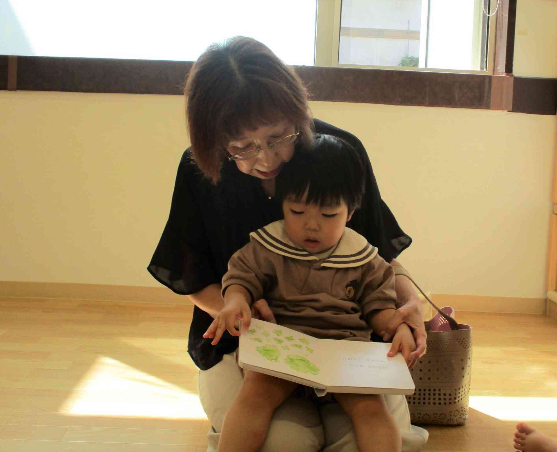 おばあちゃんとまったり。 また遊ぼうね。