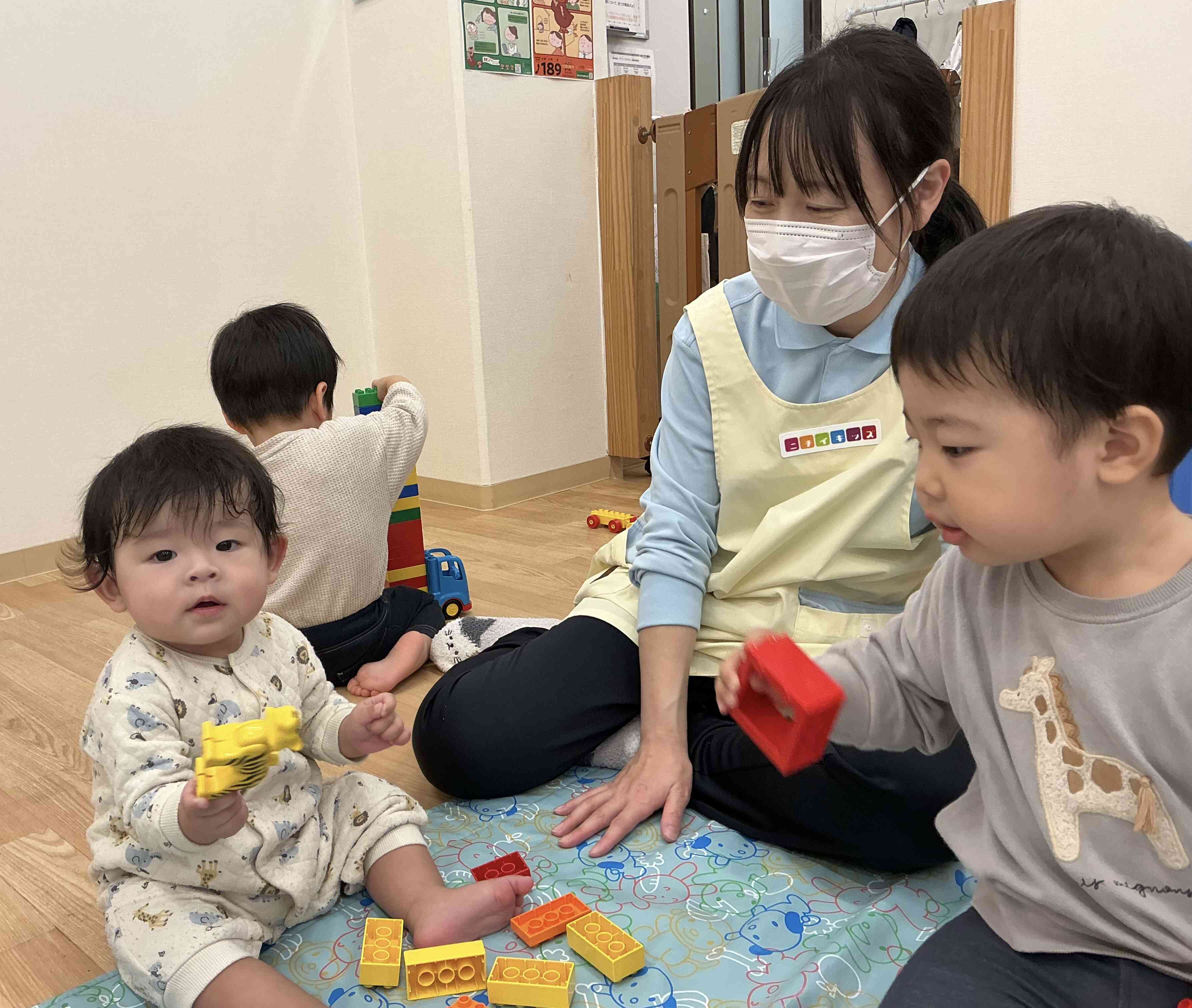 これもどうぞ! 赤ちゃんが大好きなお友達。