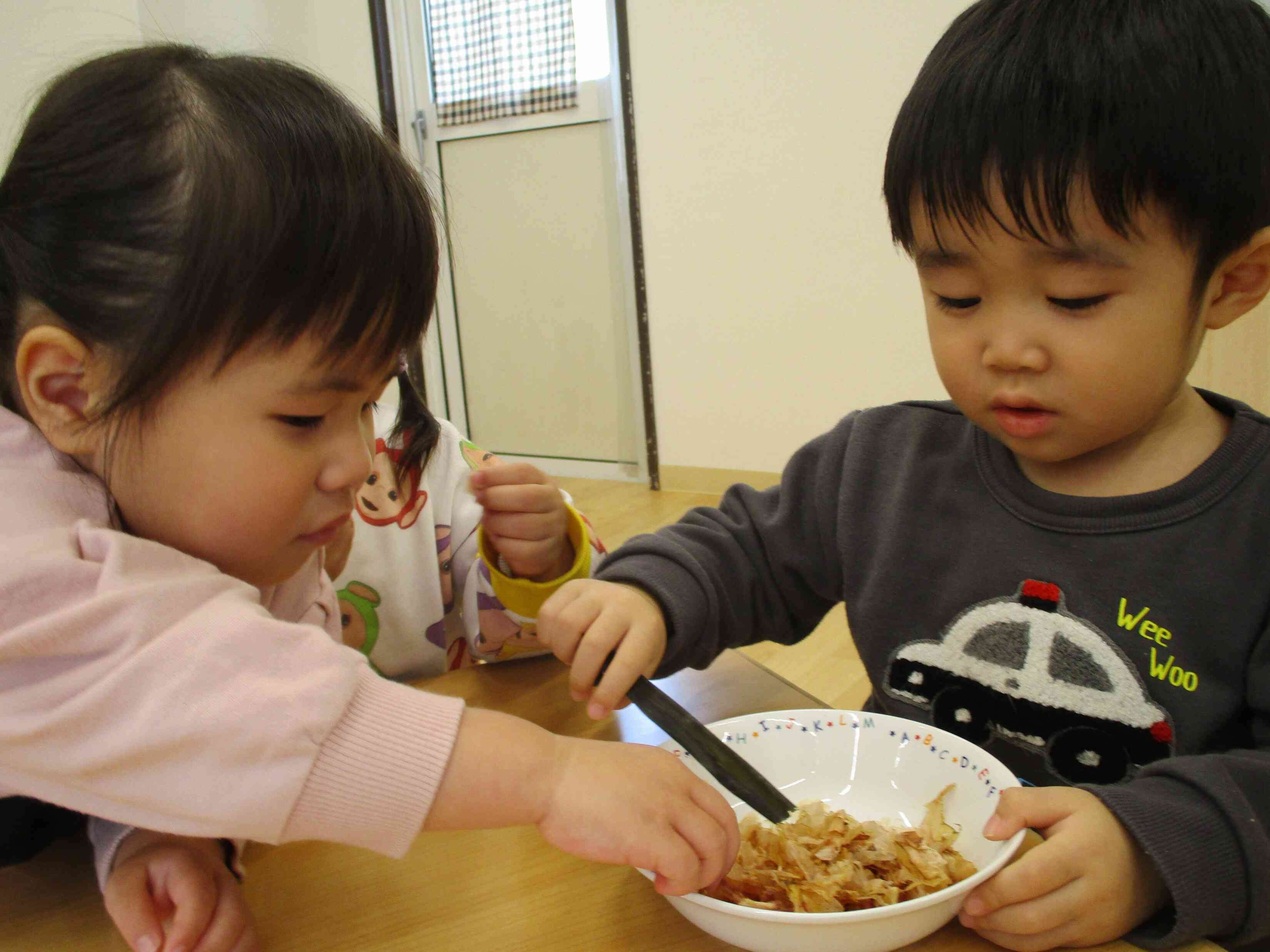 だしってなあに？(だしの飲みくらべ)