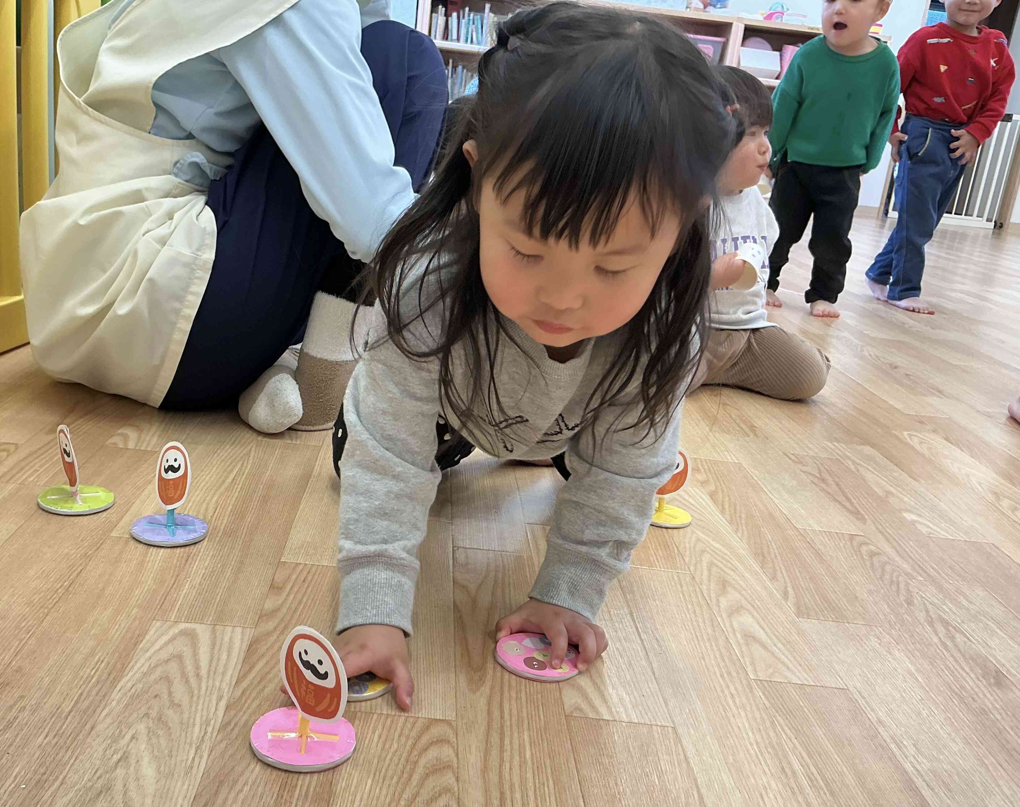 「だるまさんにあたりますように!」