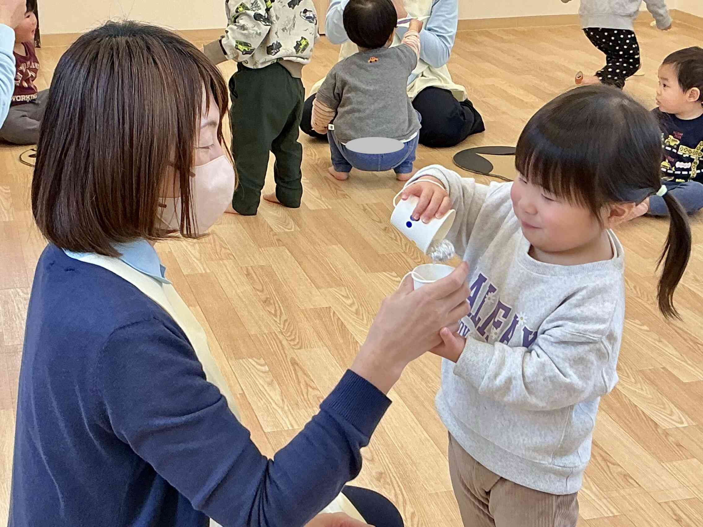 「園長先生、はいどうぞ!」