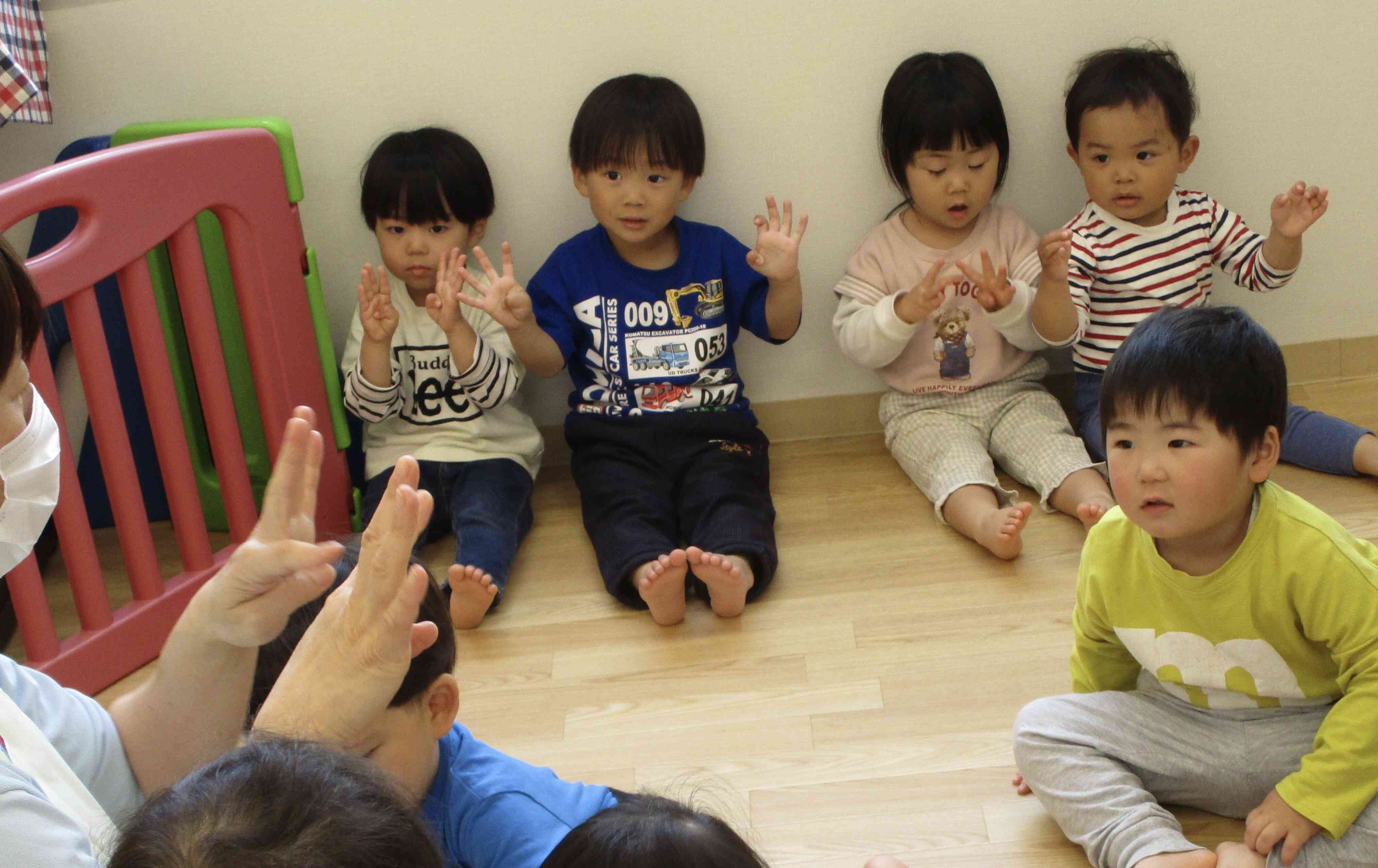 リトミック〜全クラス(0、1、2歳児)〜