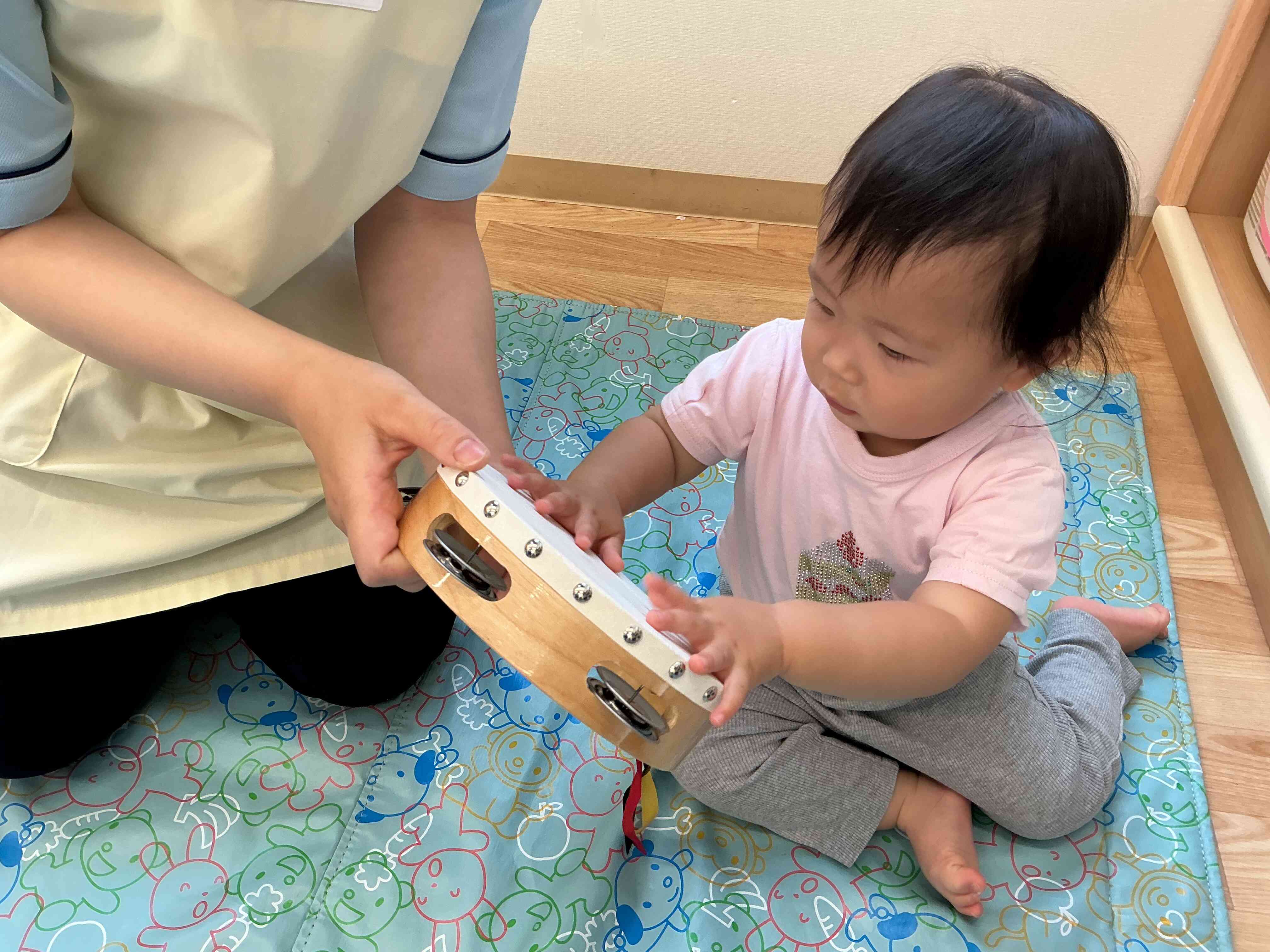 リズムあぞび・のりものあそび（全クラス　0、1、2歳児）