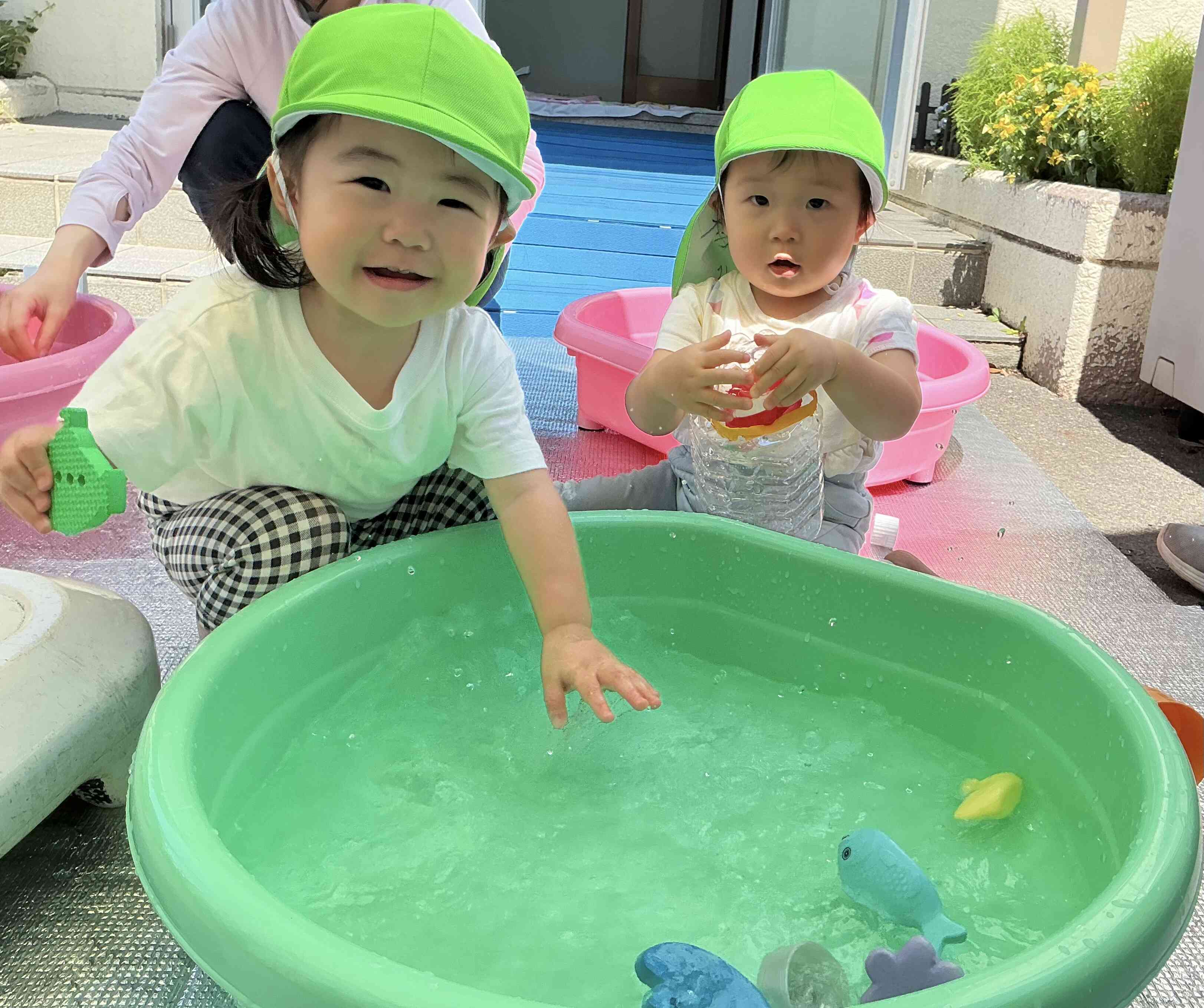 お水、冷たくて気持ちいいね。