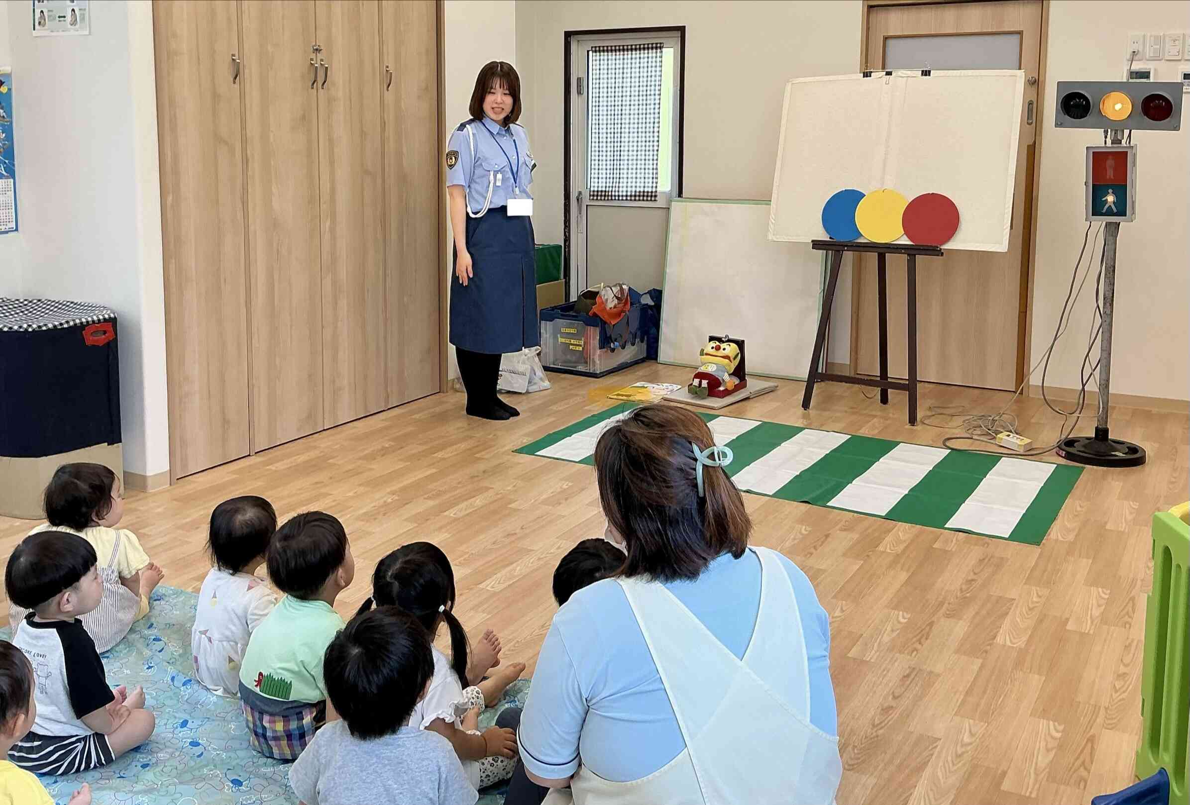 「あお！」「きいろ！」「あか！」