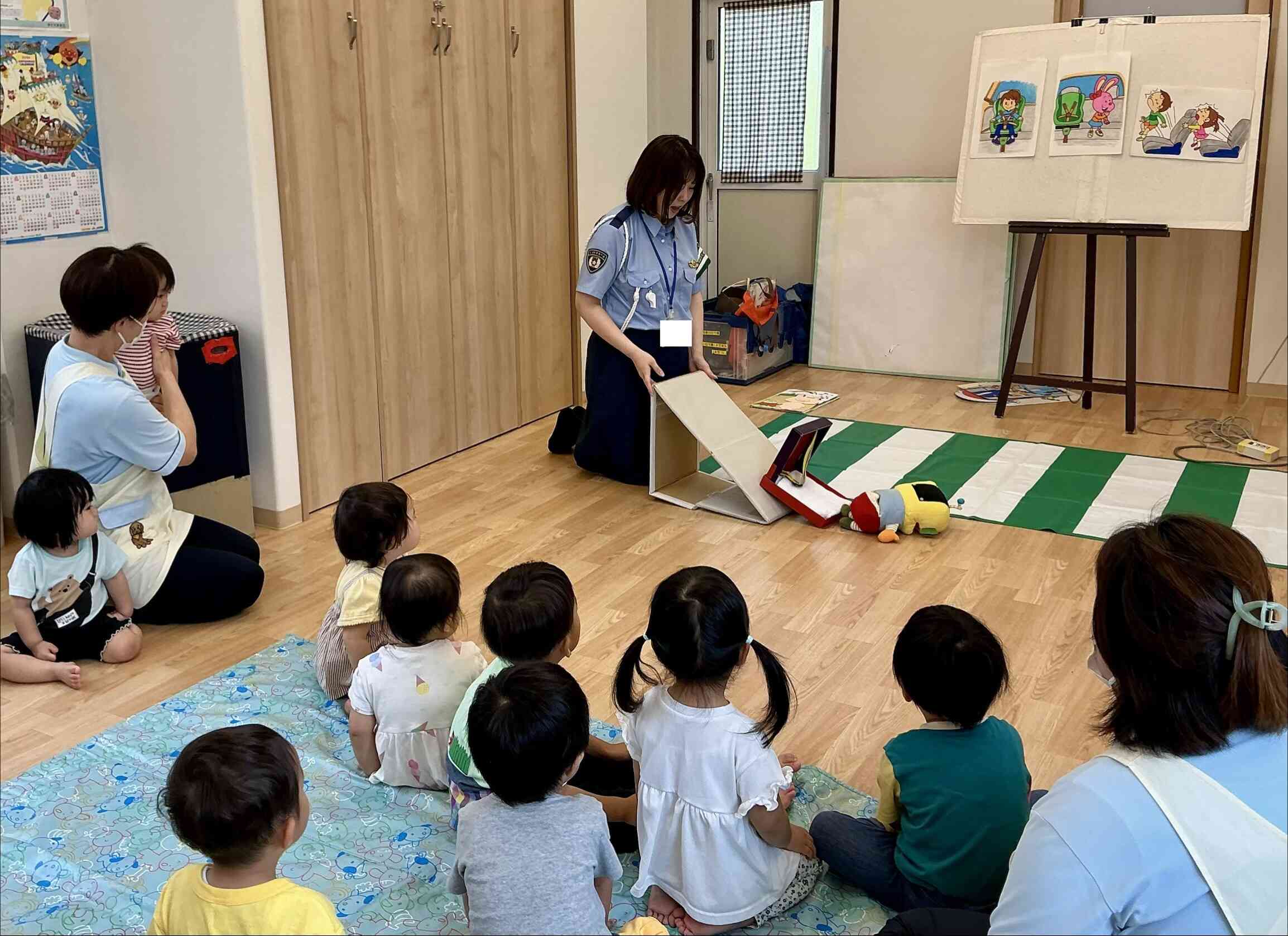シートベルトを締めないと、大変なことになっちゃうよ!