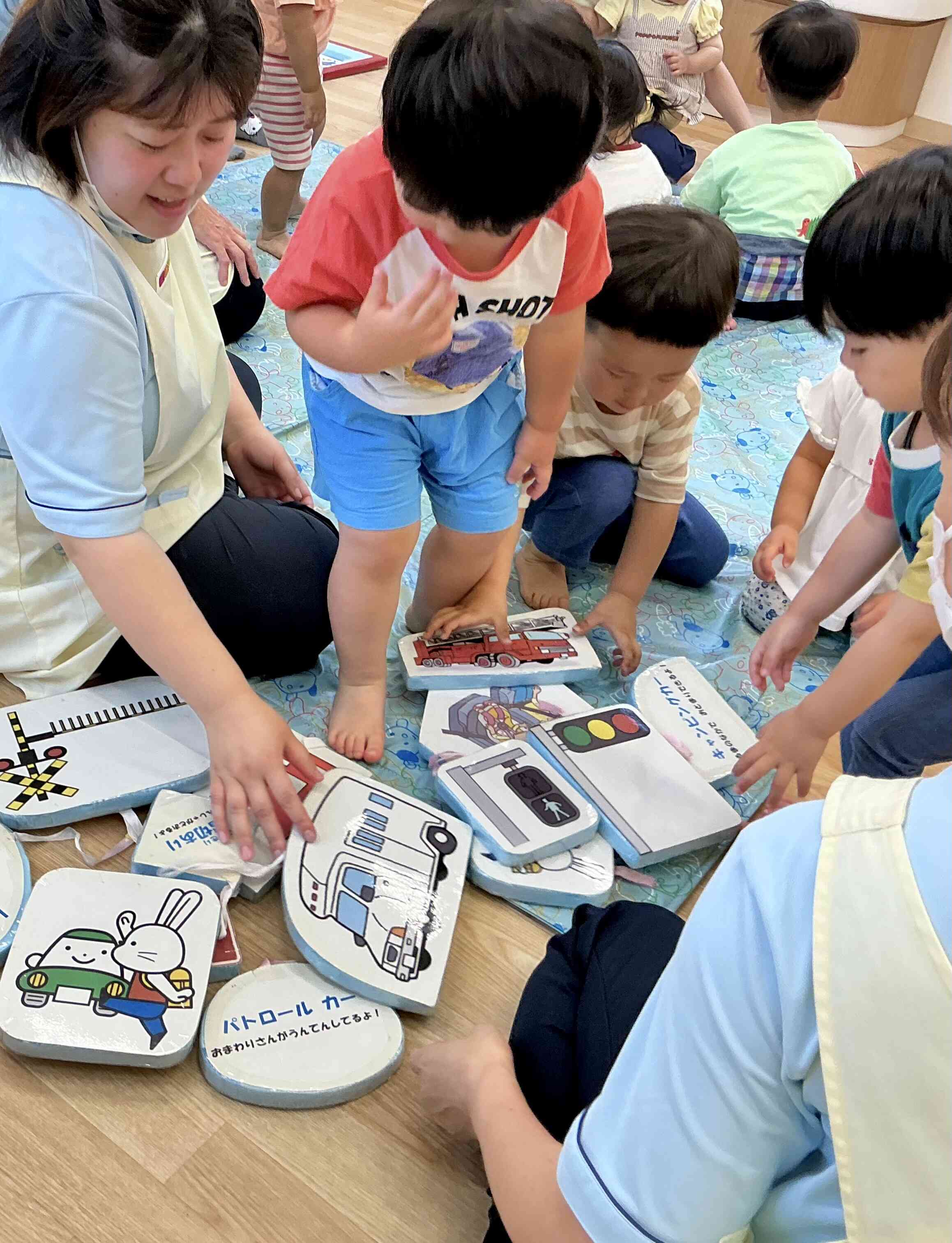 みんなでパズルに挑戦!