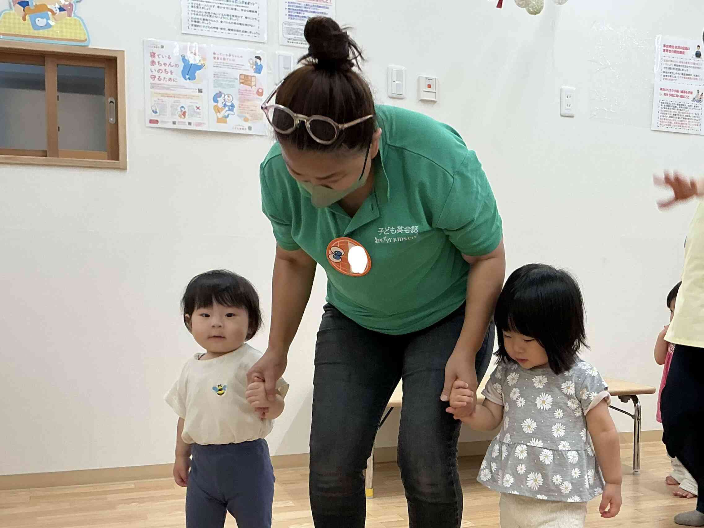 英語教室〜ひよこ組（0歳児）〜