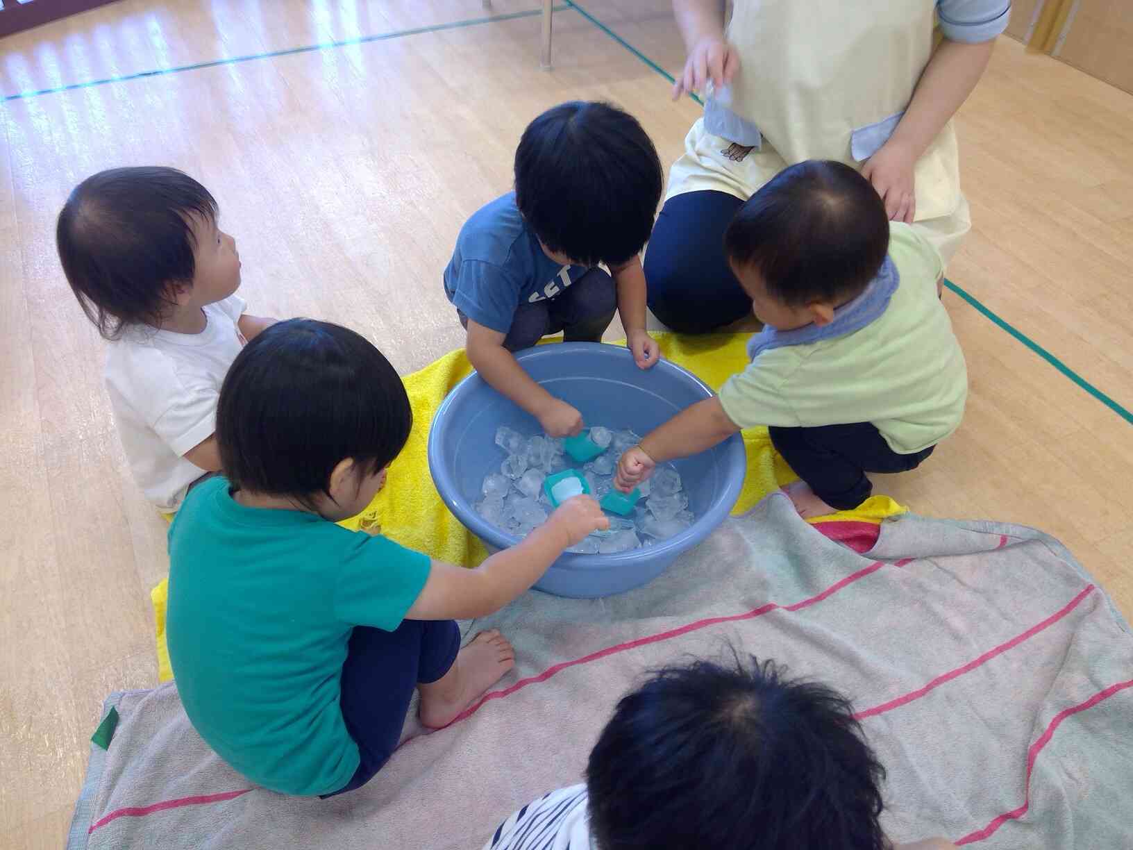 みんな集まって