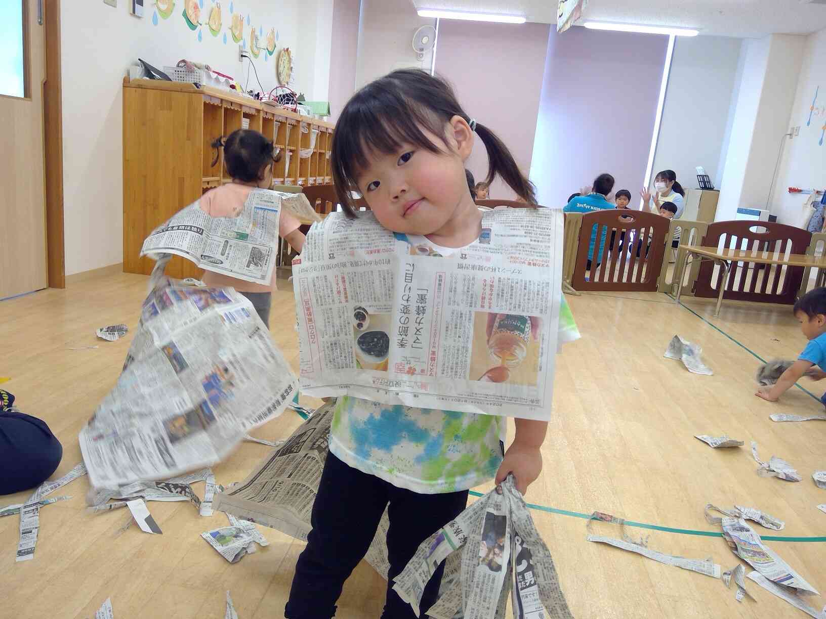 新聞遊び～うさぎ組（２歳児）～