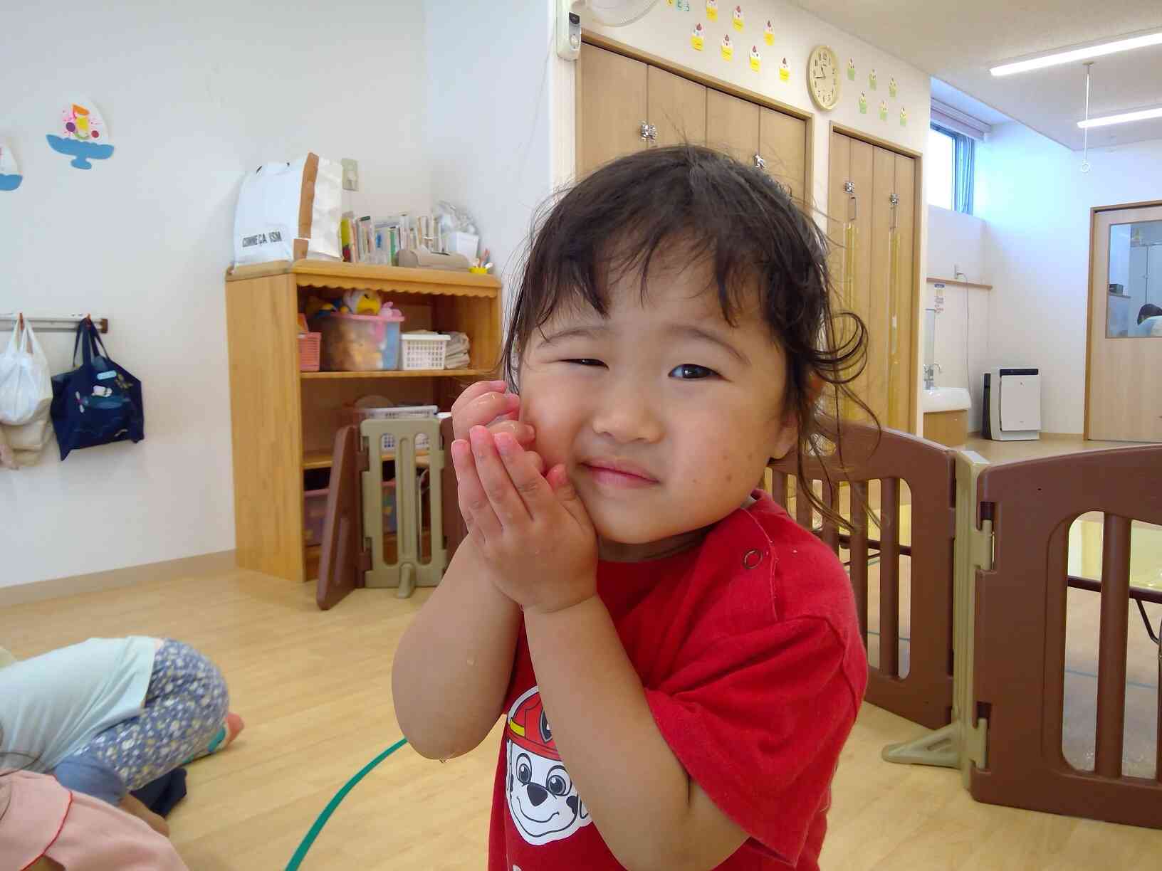 ぺたー