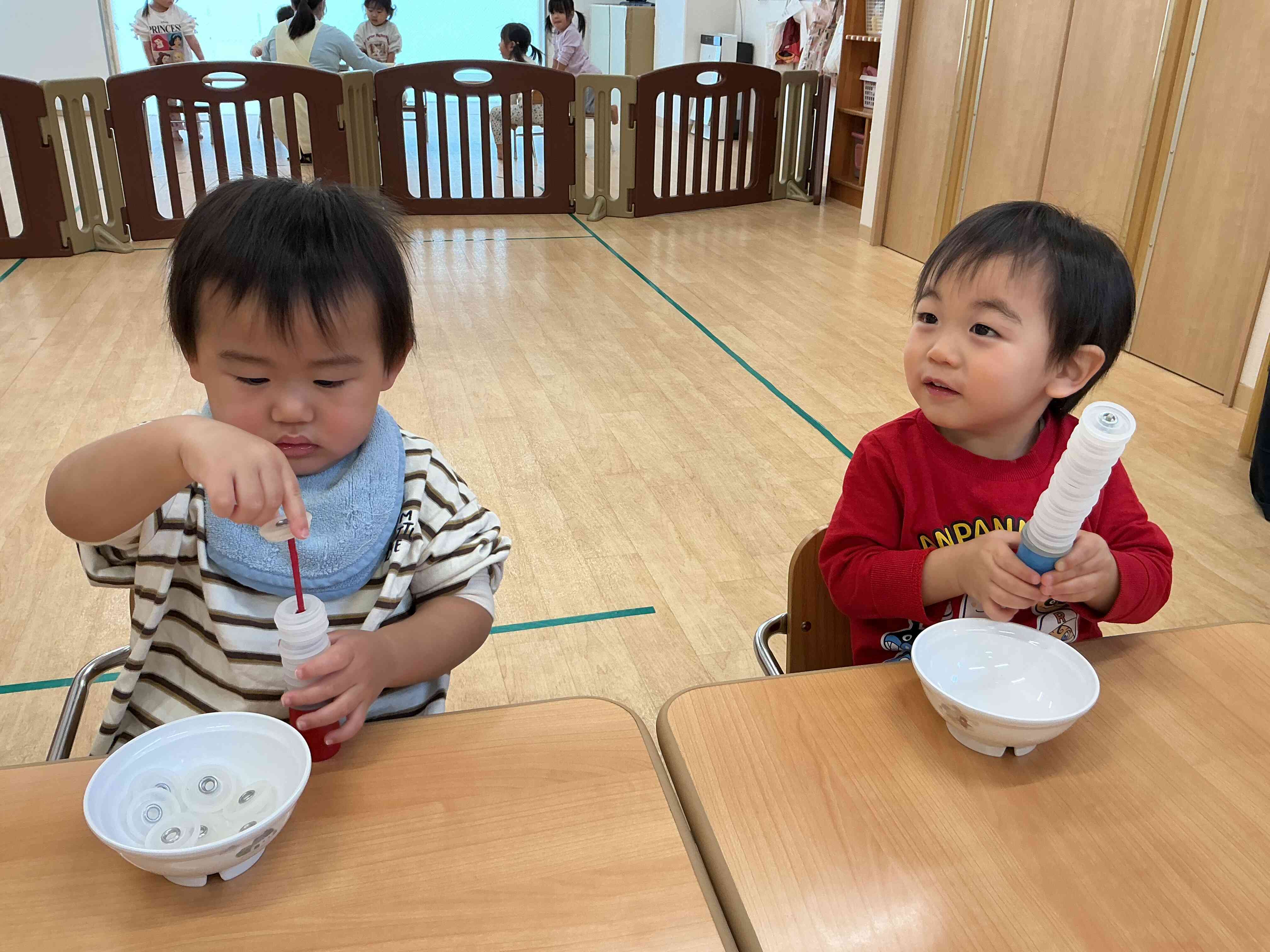 室内遊び～あひる組（１歳児）～