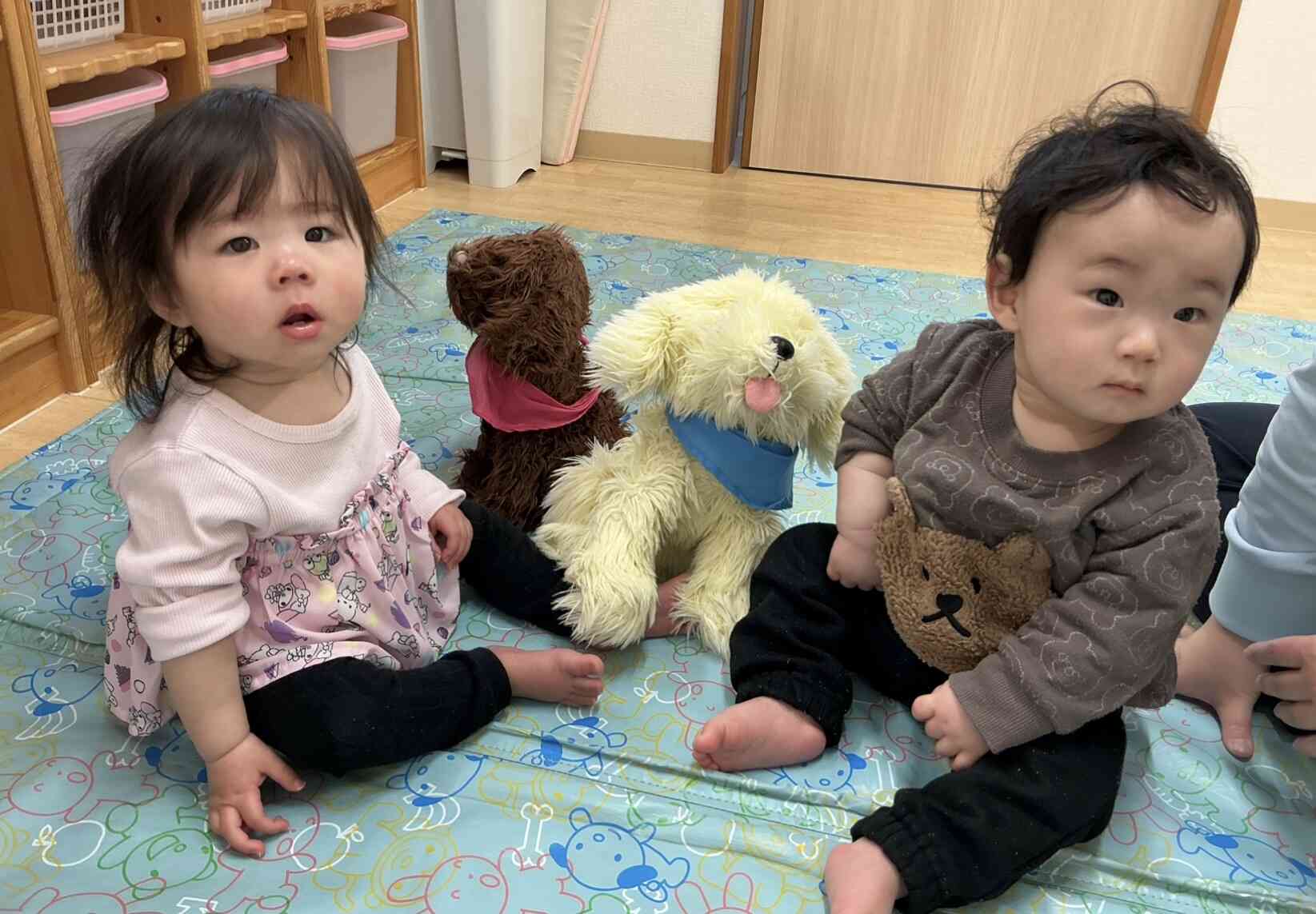 お部屋あそび〜ひよこ組（0歳児）〜