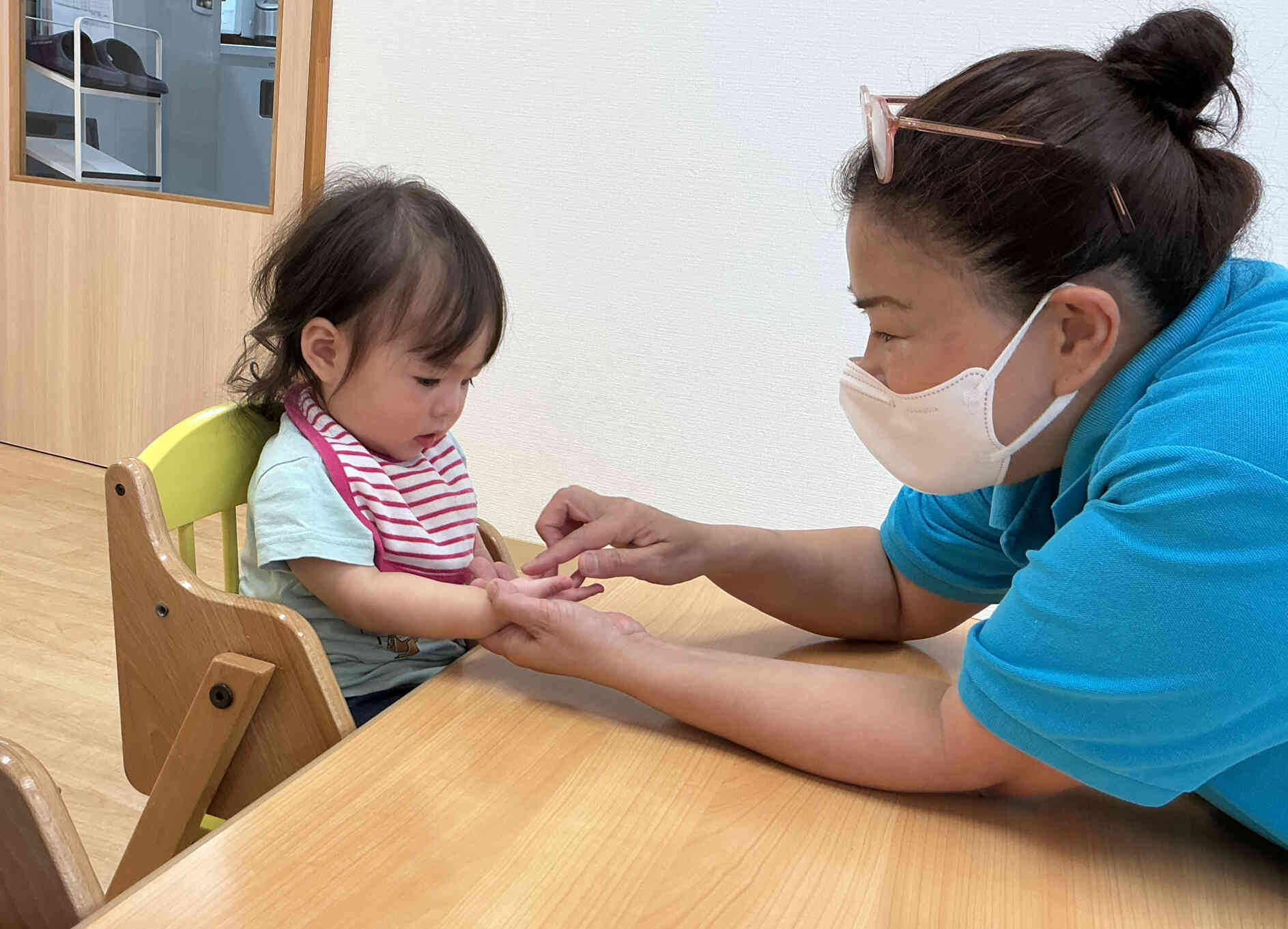 手遊びも