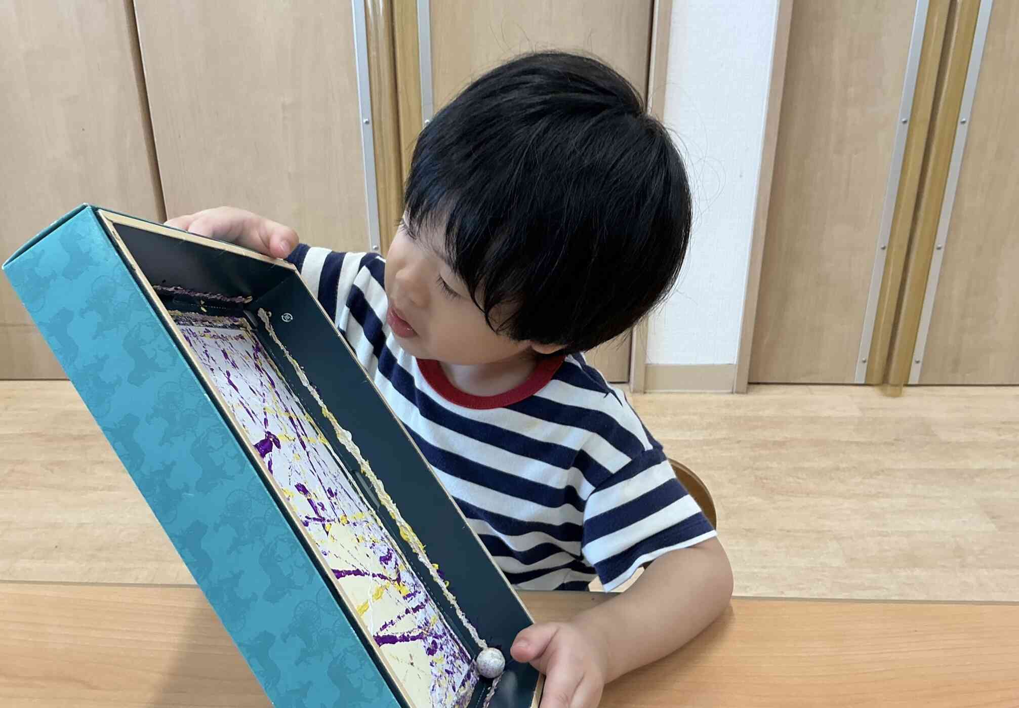 製作の様子〜うさぎ組（２歳児）〜