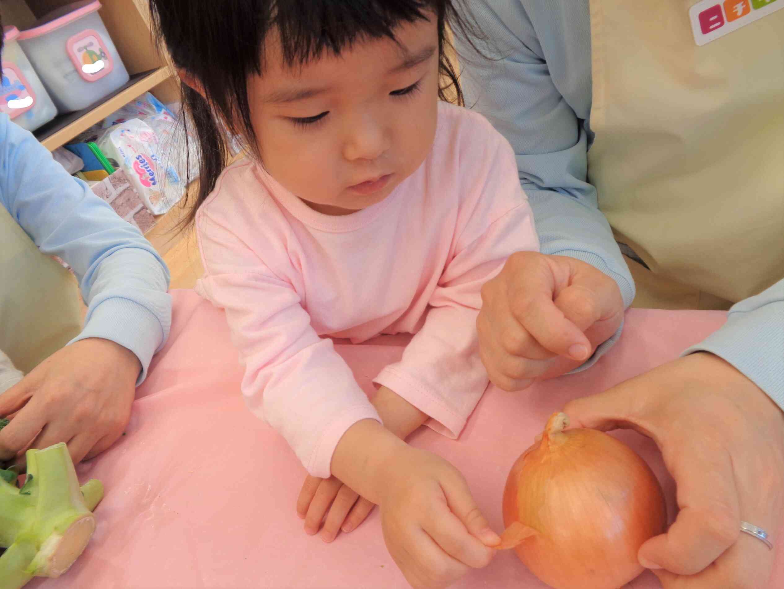 玉ねぎはいっぱい皮があるね！