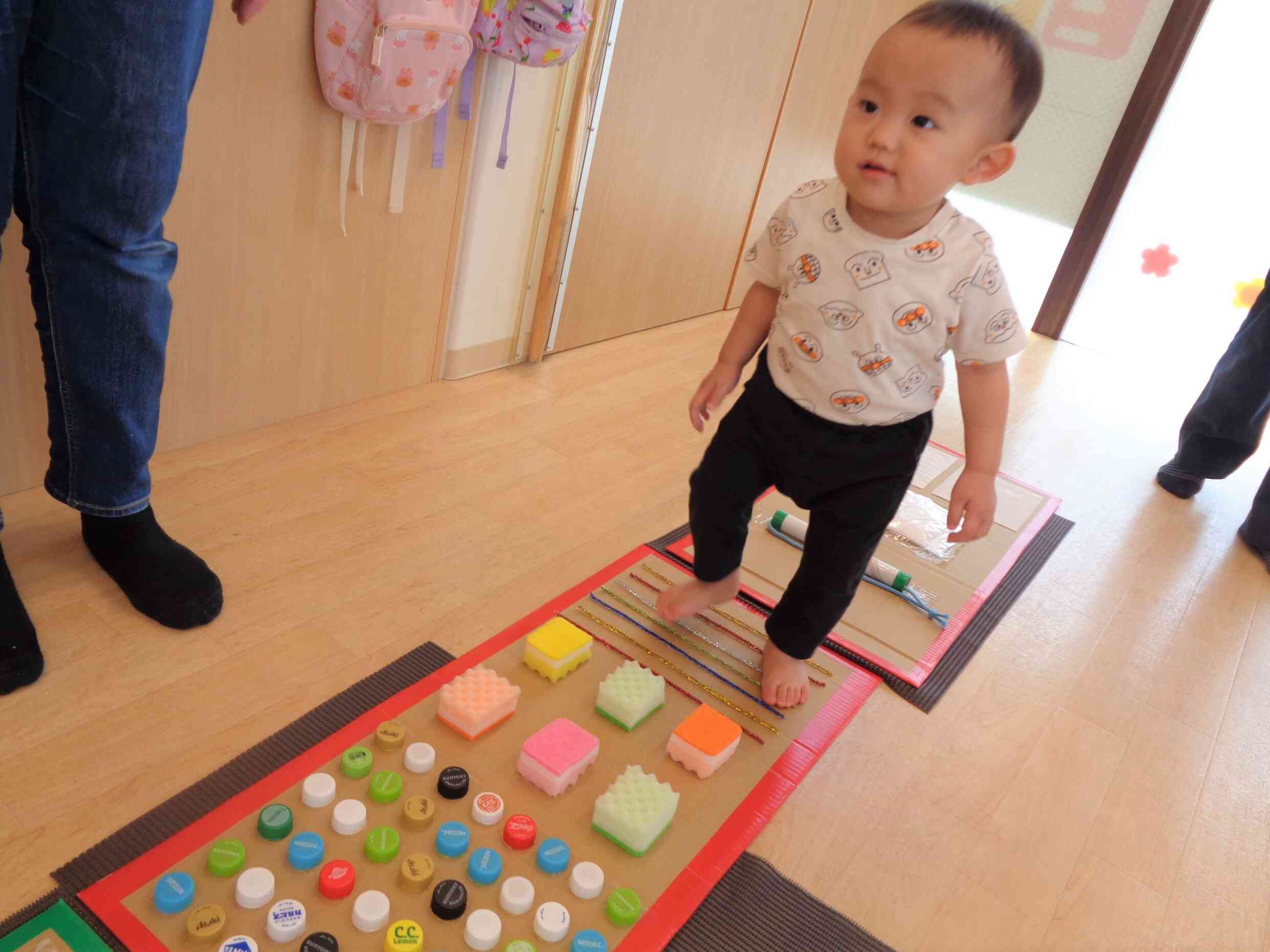 でこぼこ道の登場です！