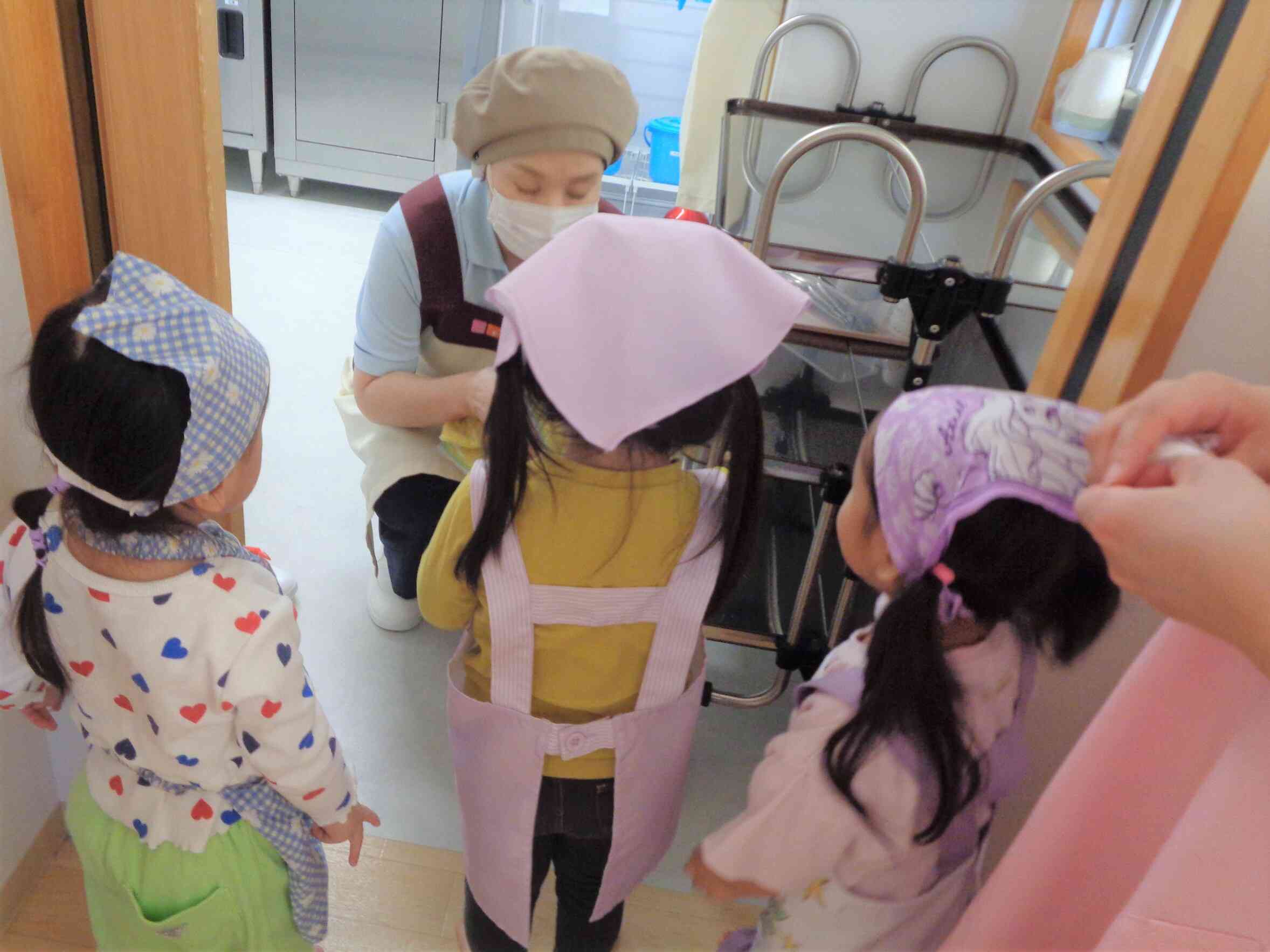 給食の先生、美味しいおやつ作ってね☆