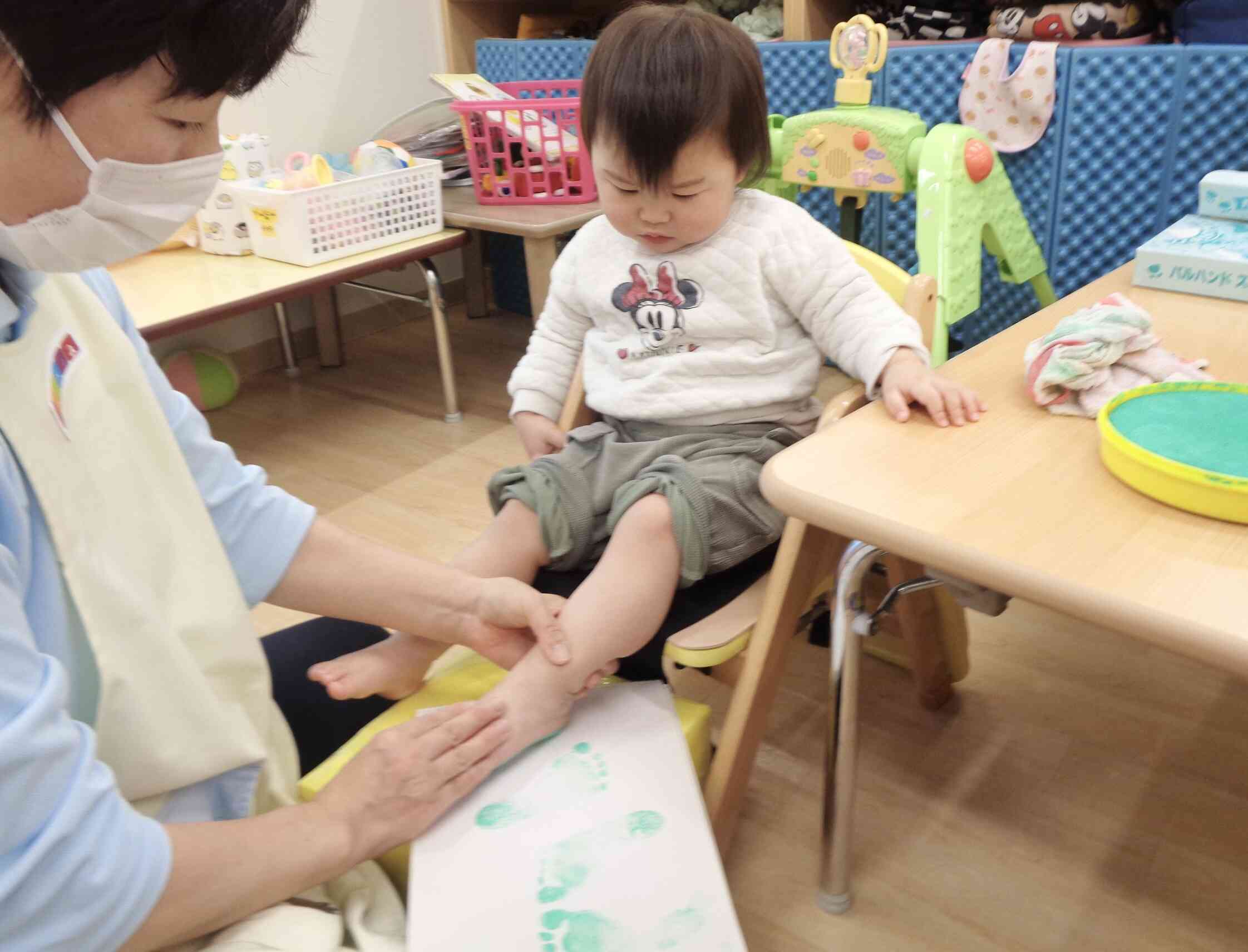 足形をぺったん♡