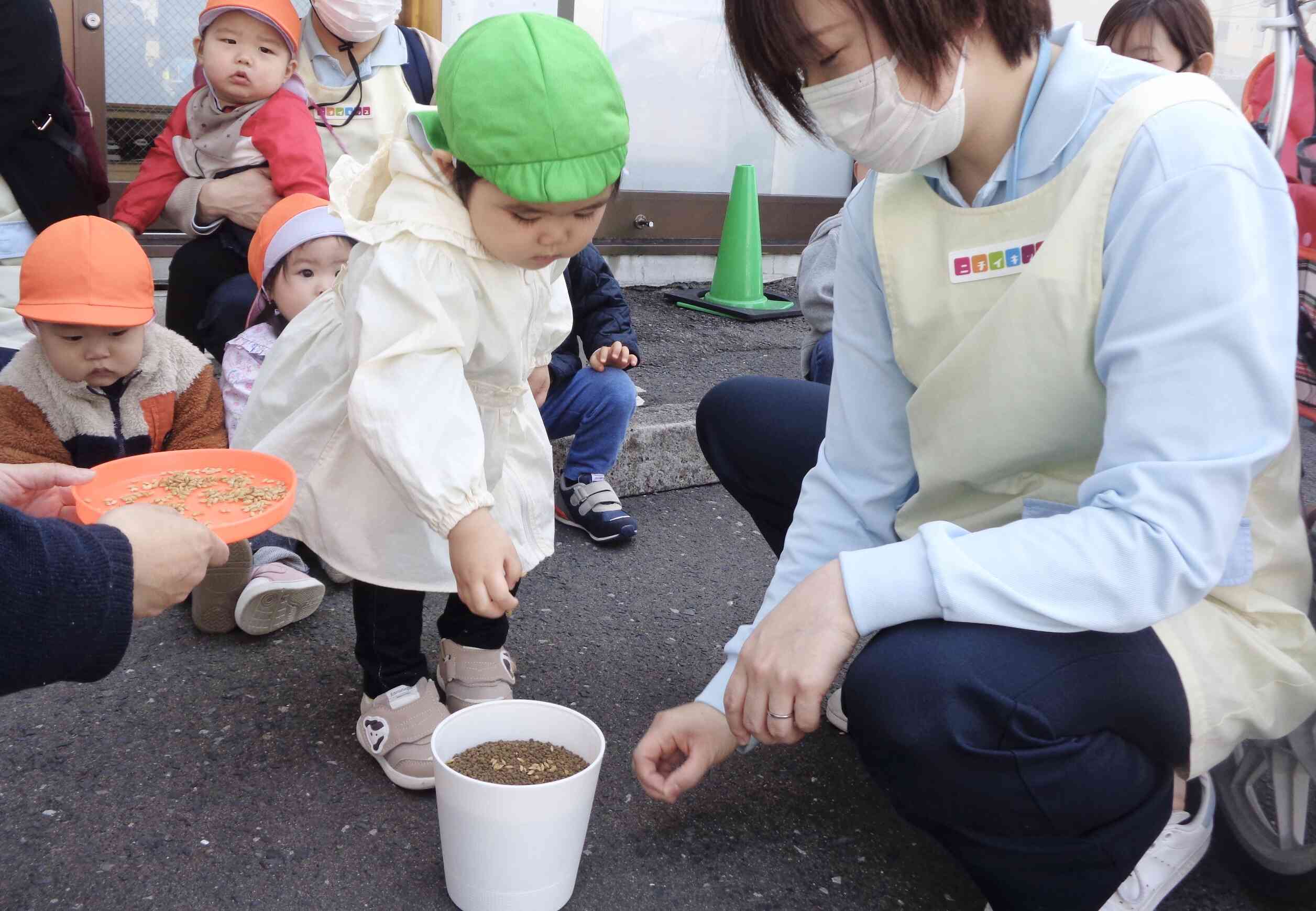 みんなで種まきをしたよ☆