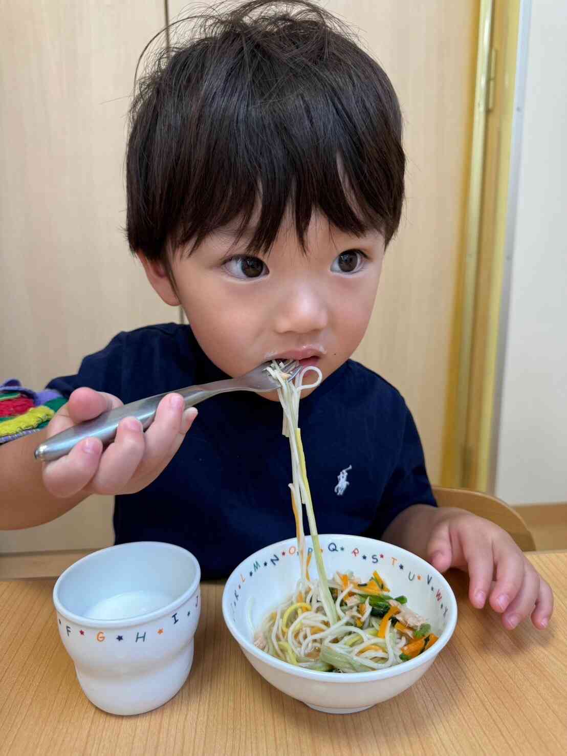 おやつはそうめんでした！上手に『ちゅるちゅる』っとすする音がたくさん聞こえてきましたよ！