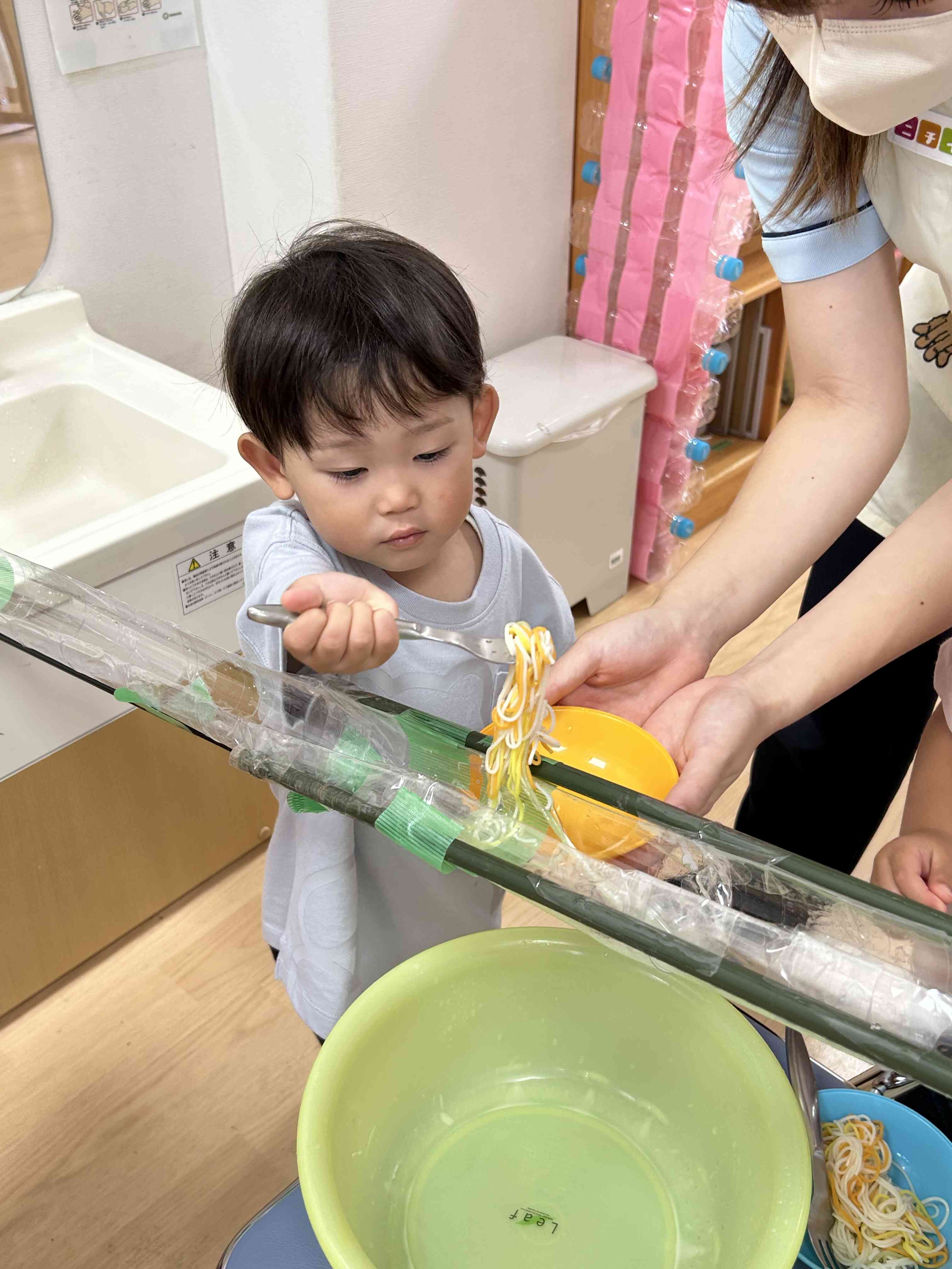 初!流しそうめんにチャレンジ!
