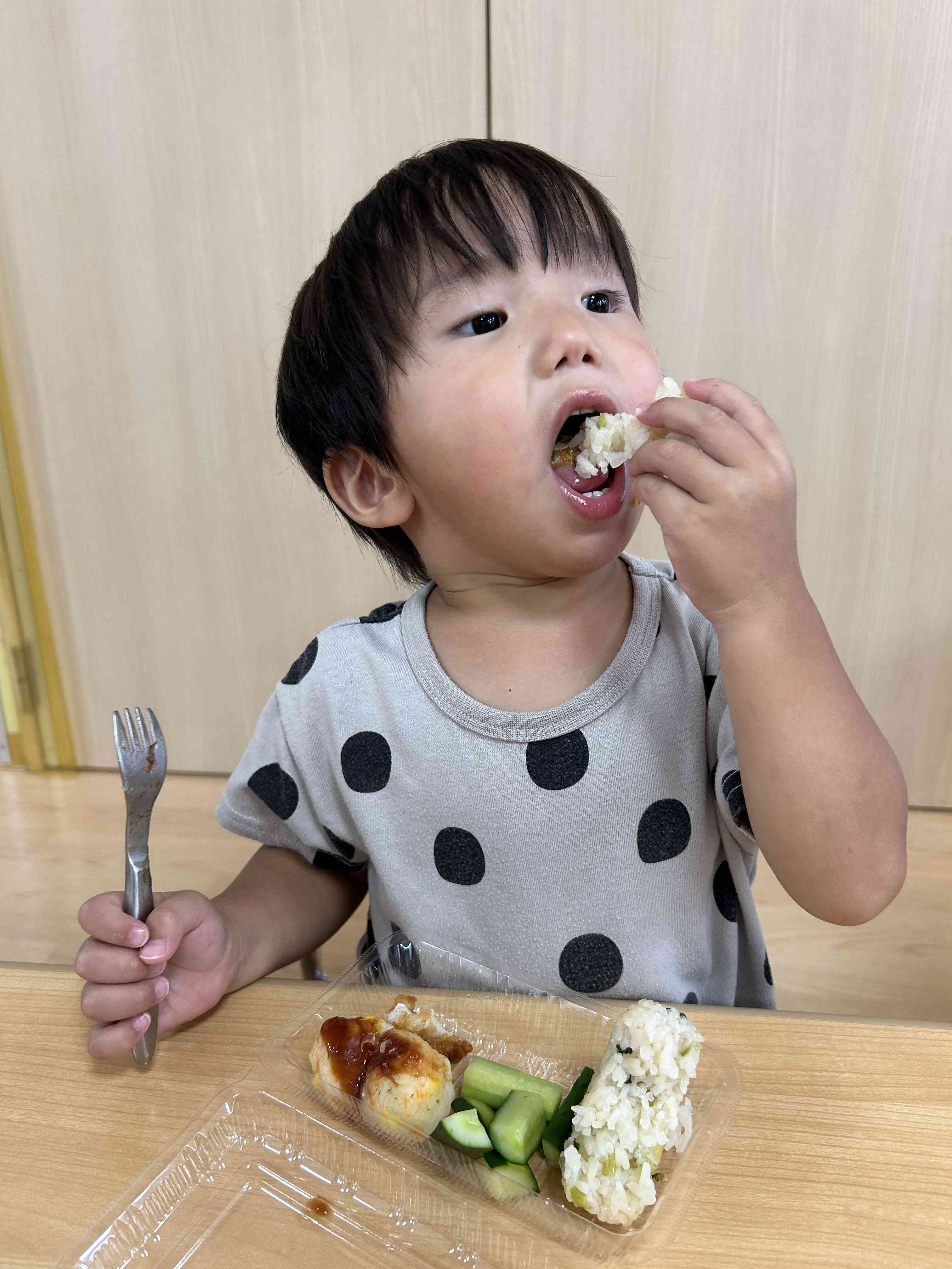 大きなお口でパクリ!