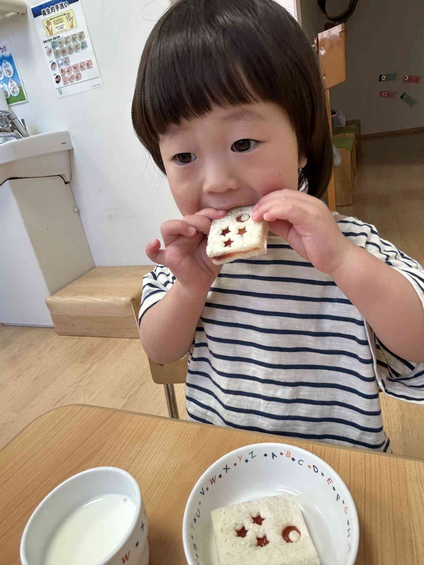 おやつもこいのぼり！パクリ！