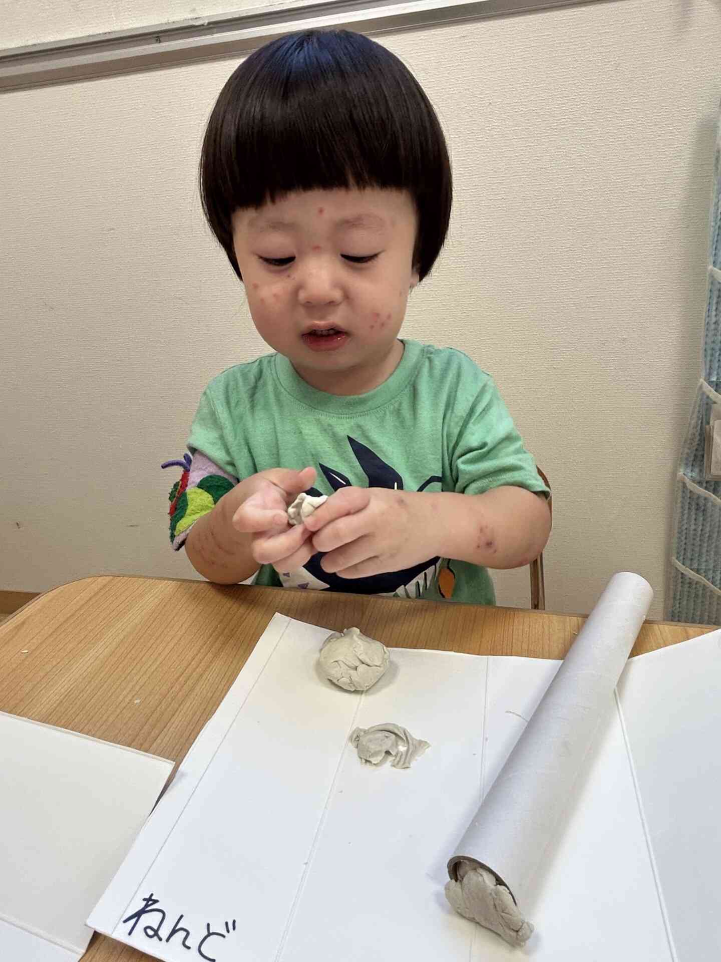 「いちごあいすつくった～」