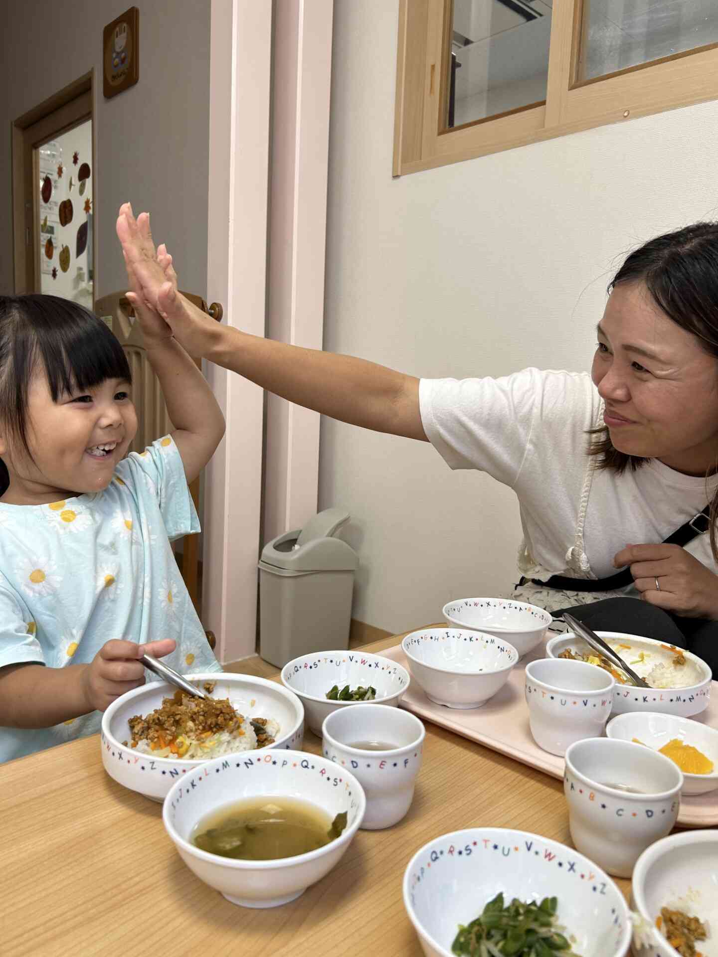 ママと一緒にご飯食べれたよ‼!やったね‼!