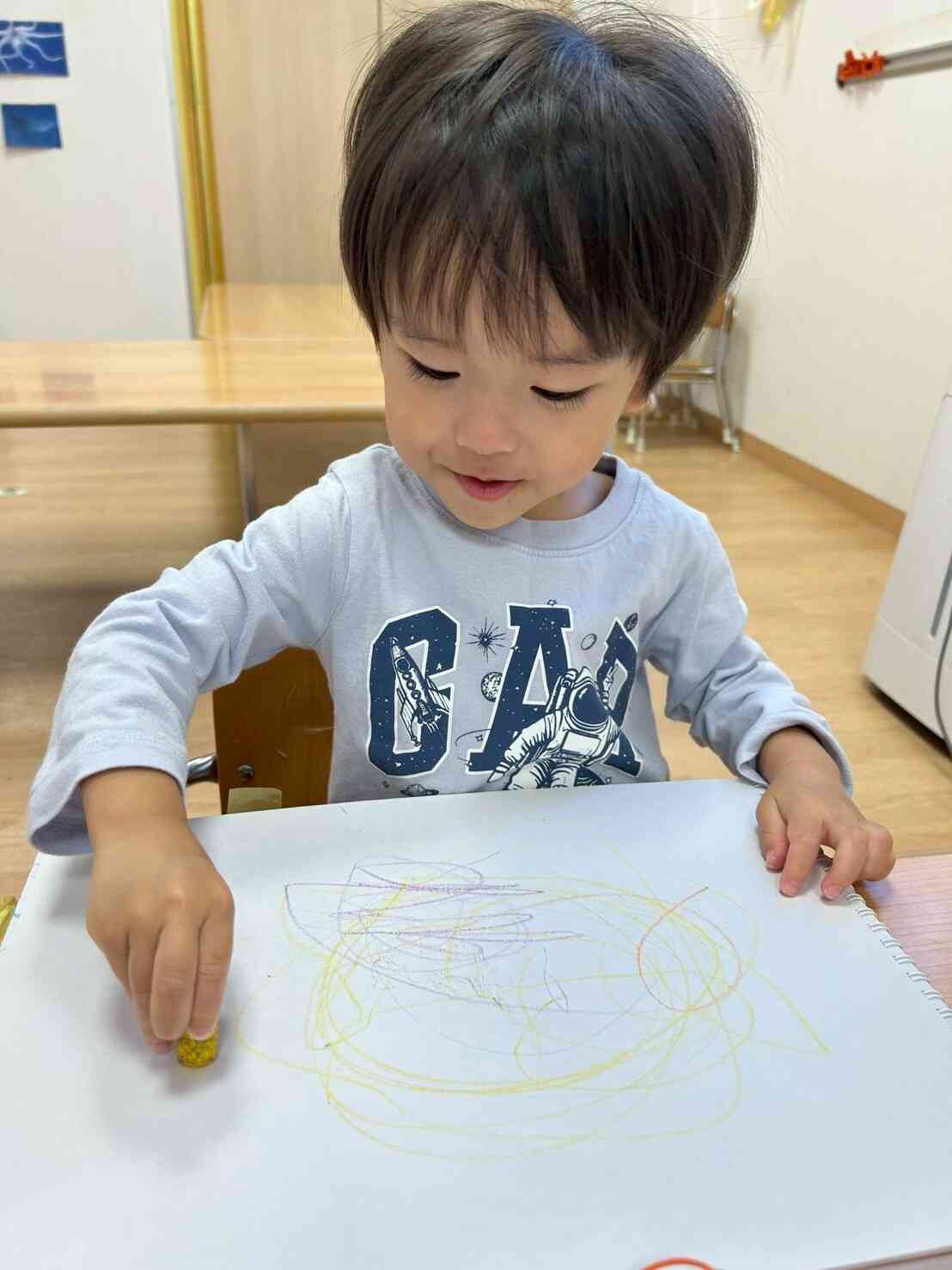 腕を動かして描くよ!