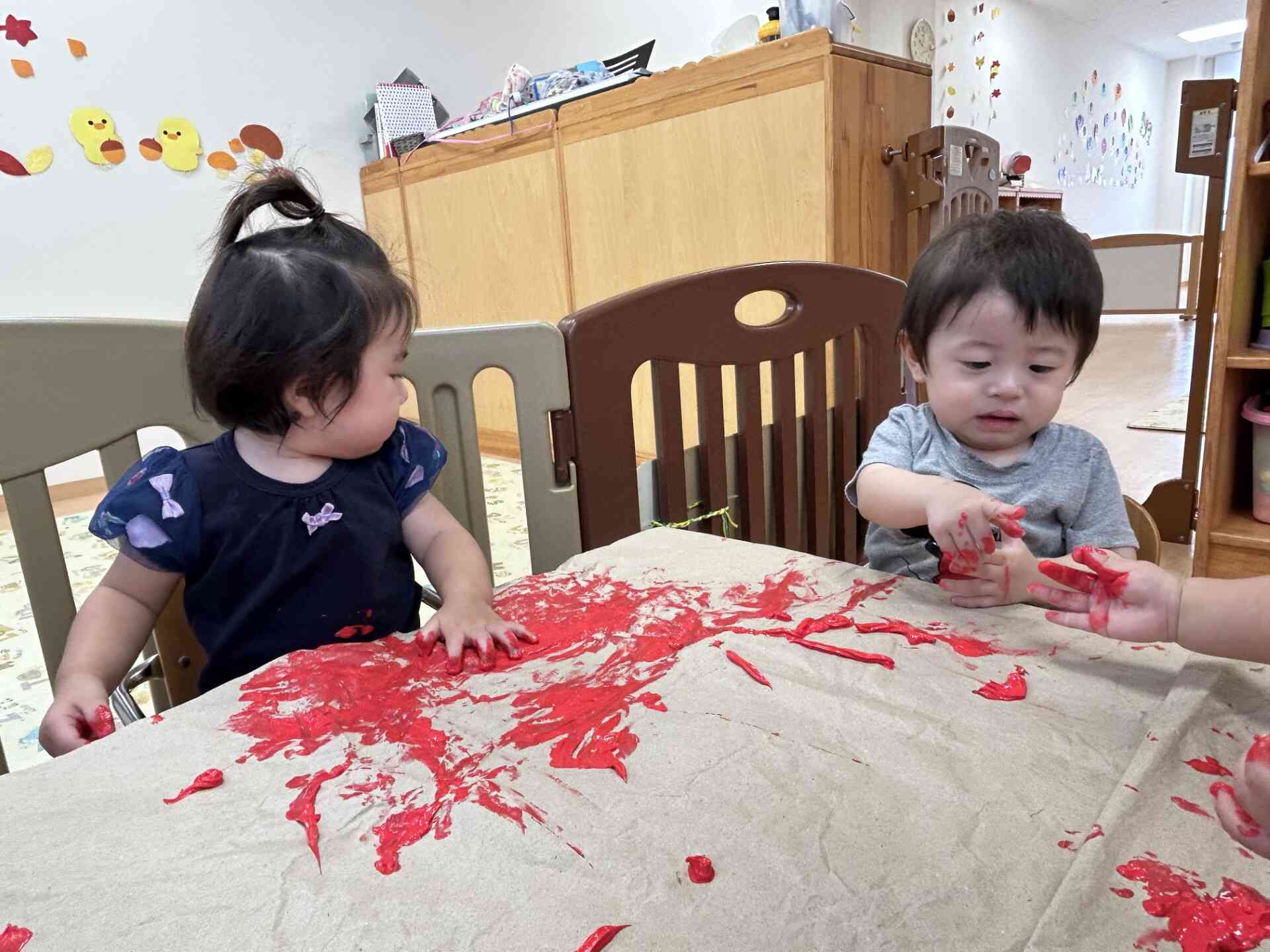 おててが赤くなってるよ