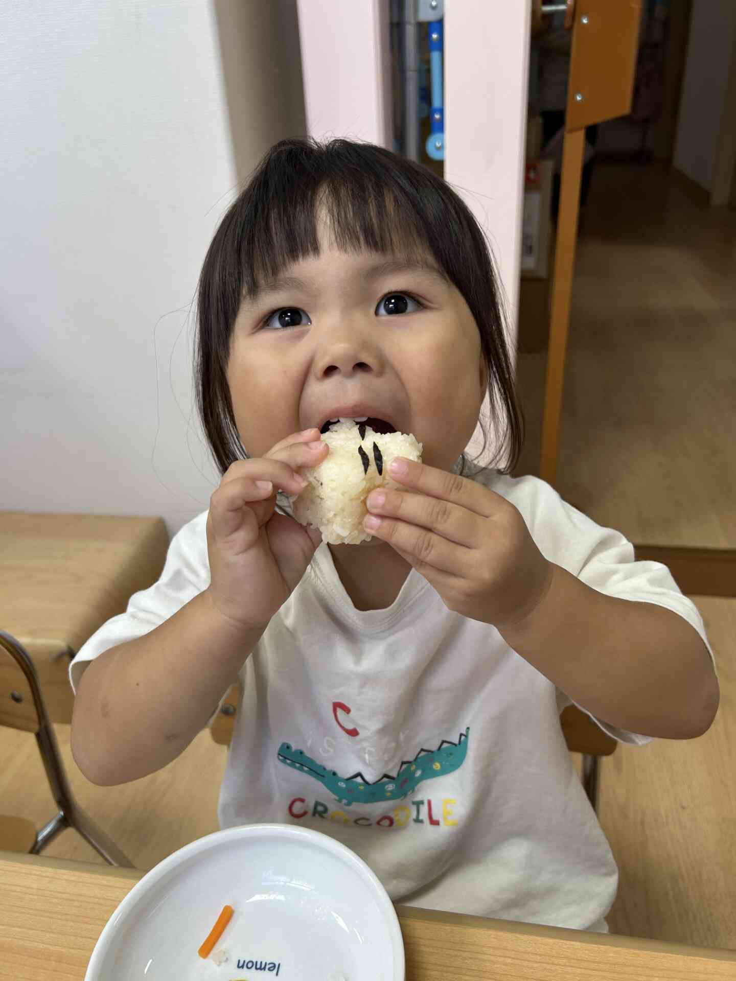 大きなお口でガブリ!