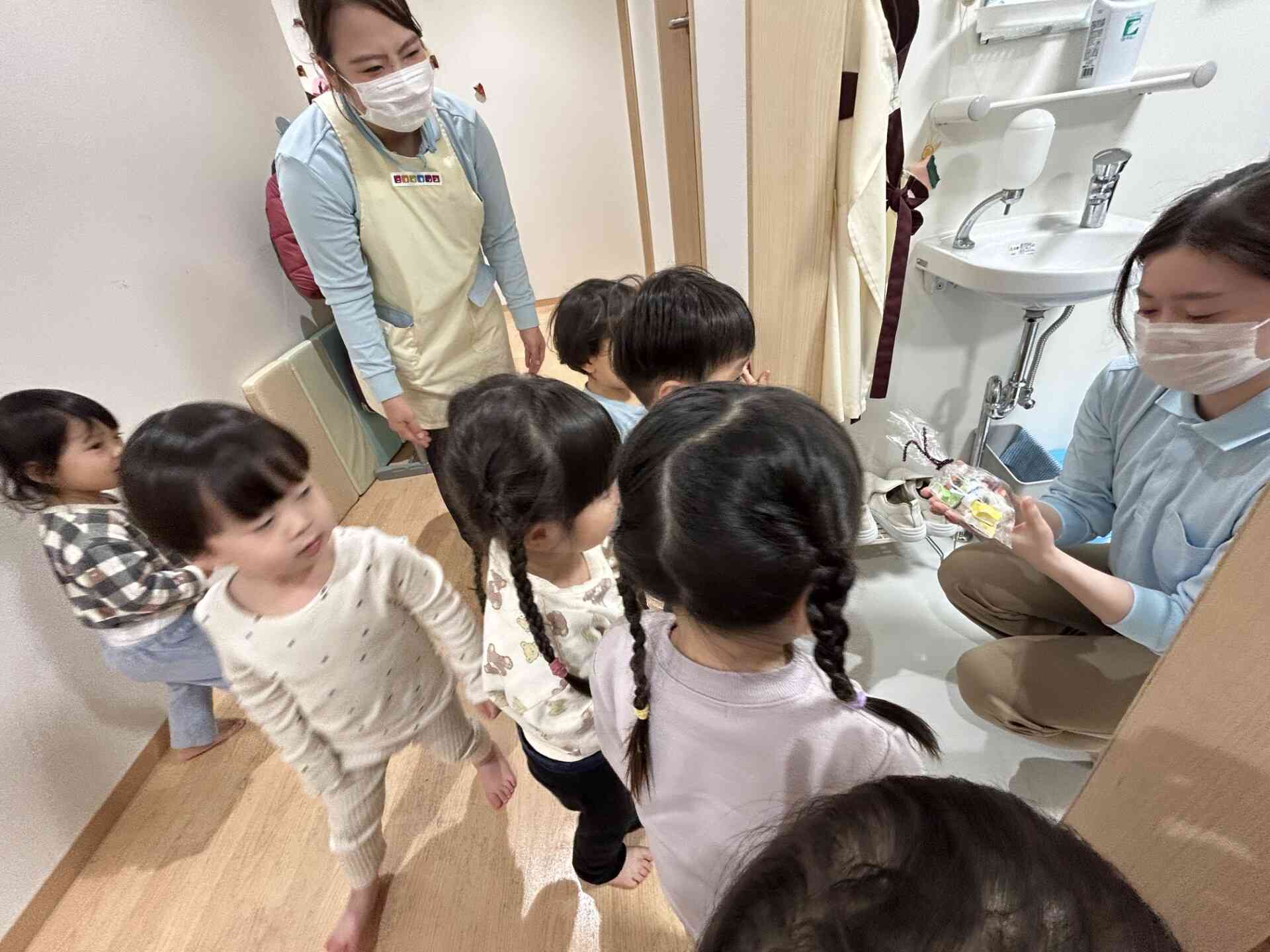 給食の先生にも「ありがとう!」の笑顔を返してもらいました!