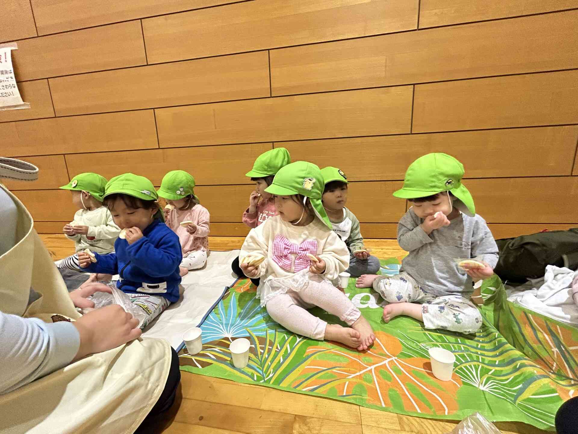 みんなでおやつも食べましたよ。