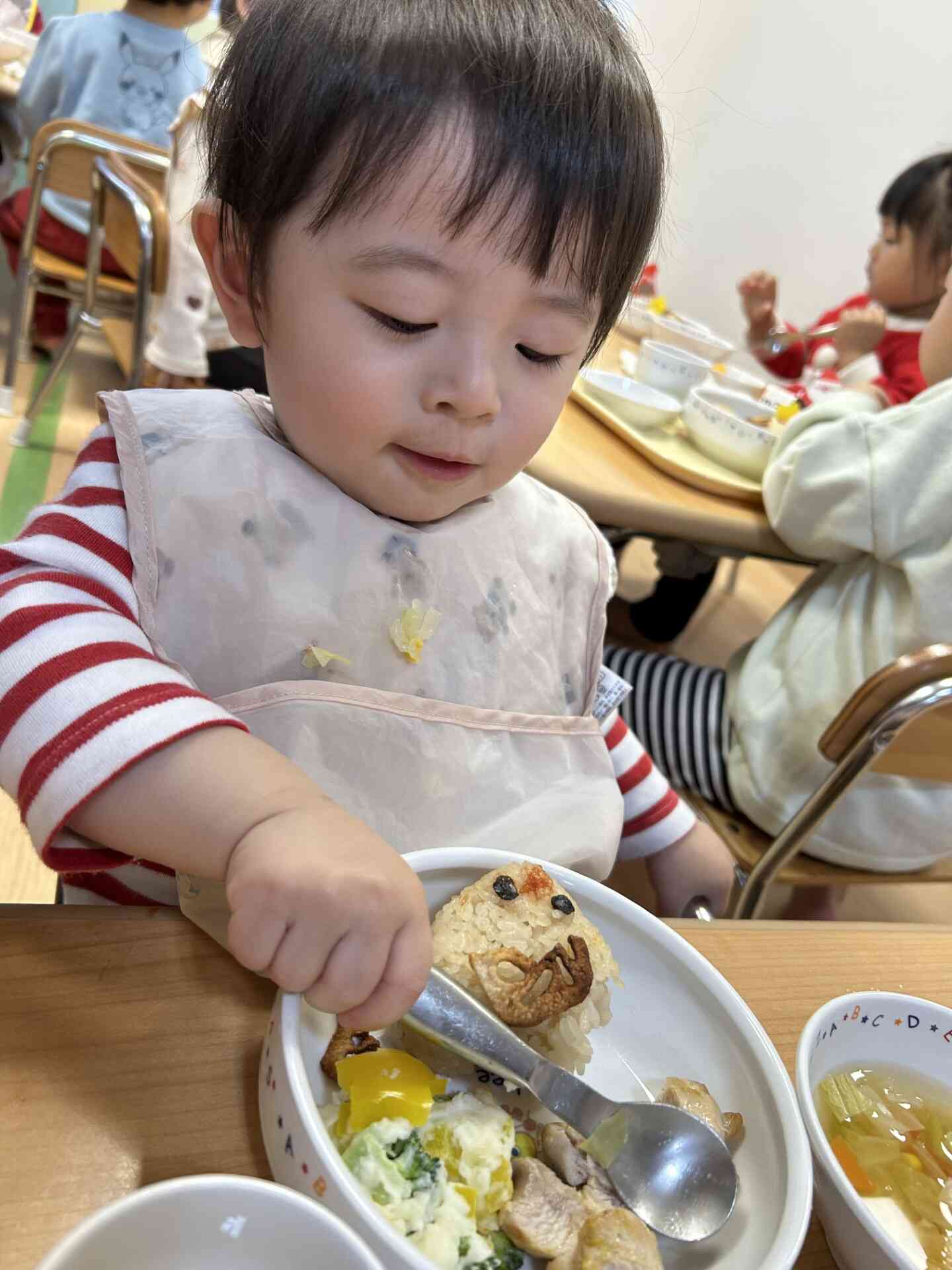 トナカイくんと格闘中？