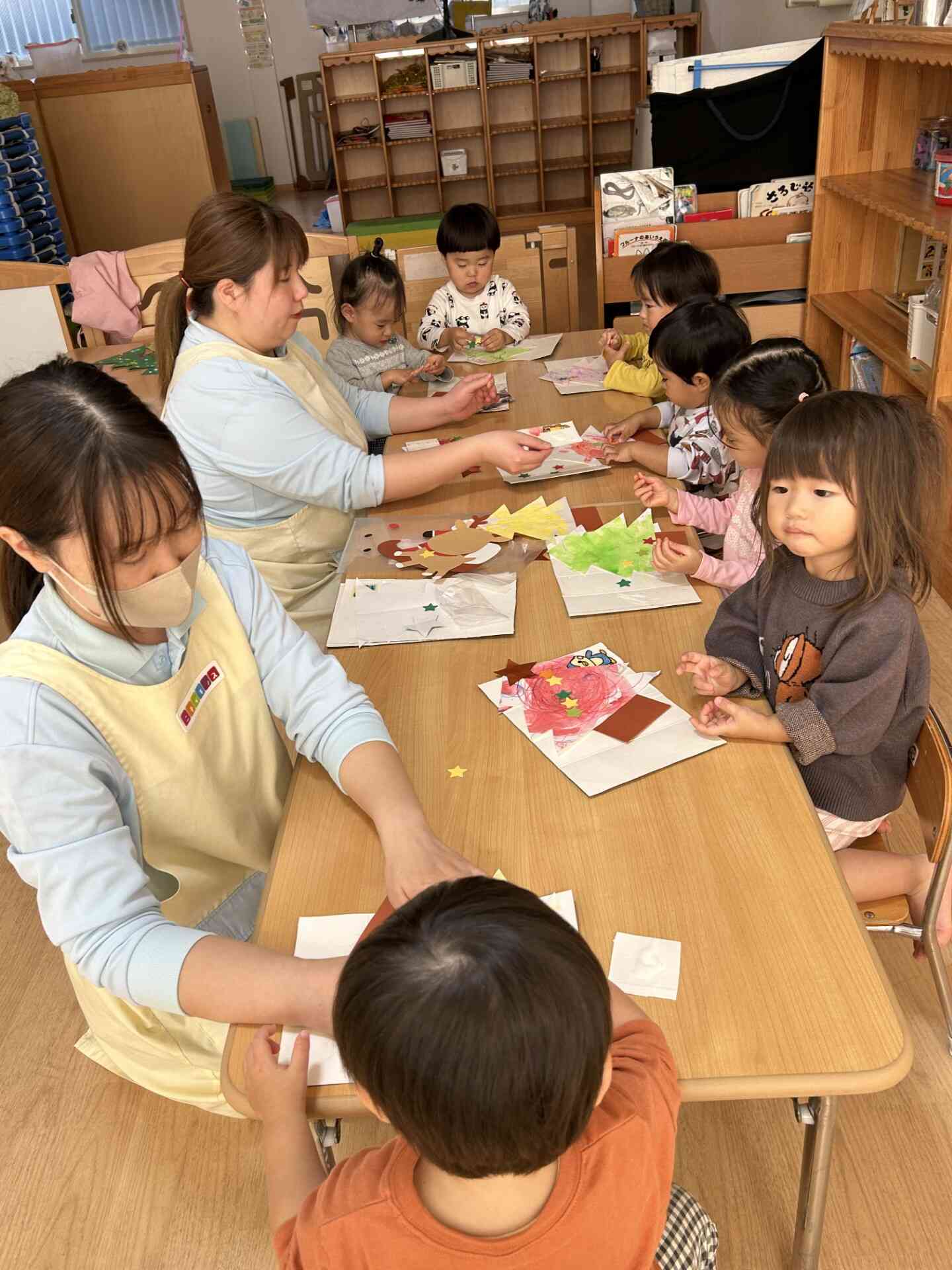 クリスマスツリー製作～１歳児～