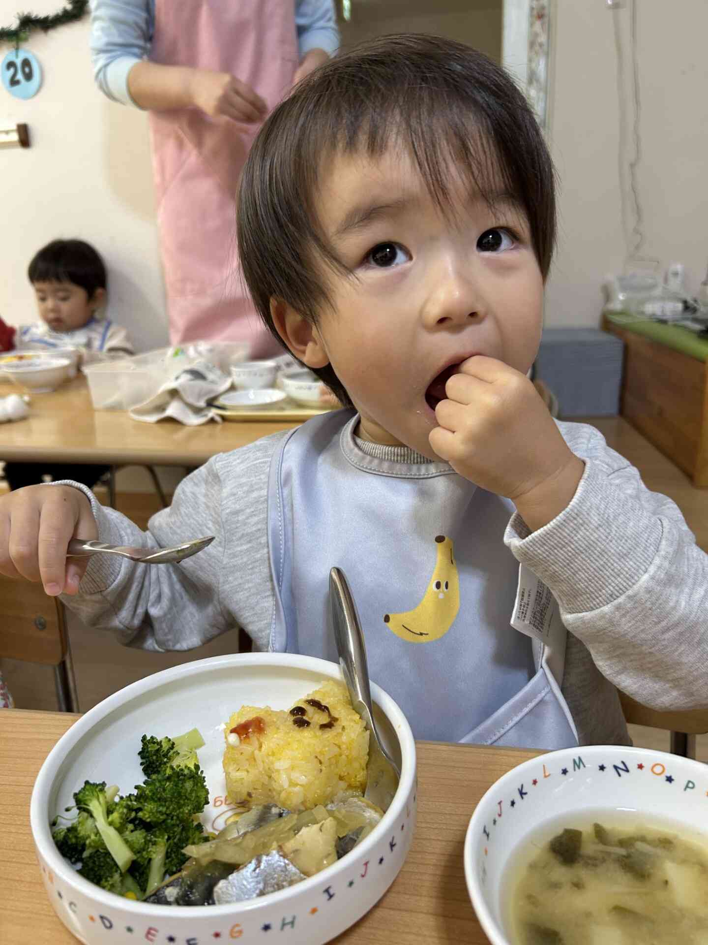 大きなお口でパクリ！